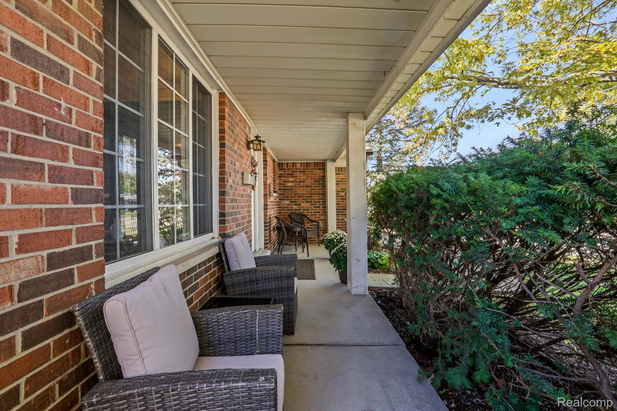 1750 BRIARWOOD Drive