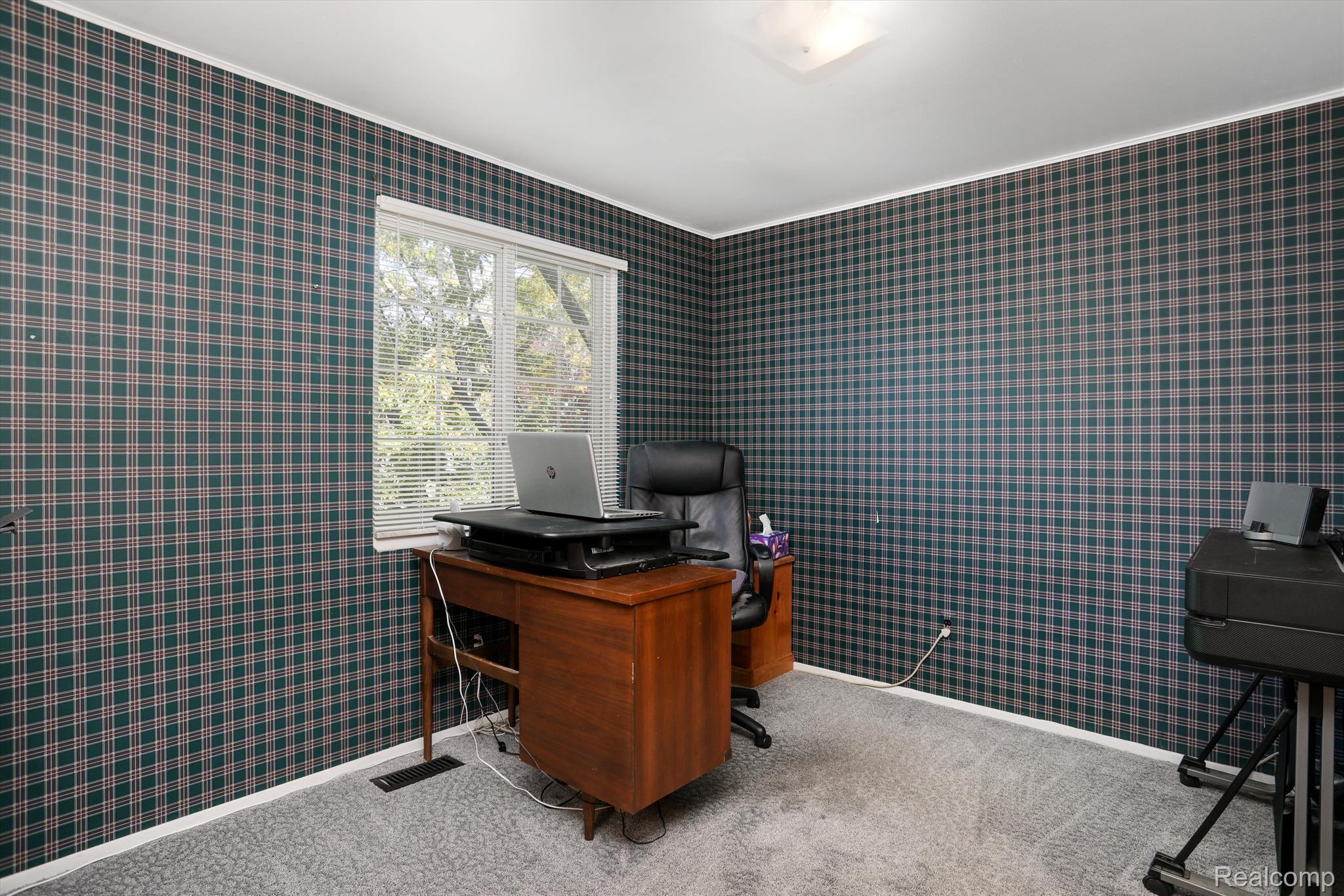 1750 BRIARWOOD Drive