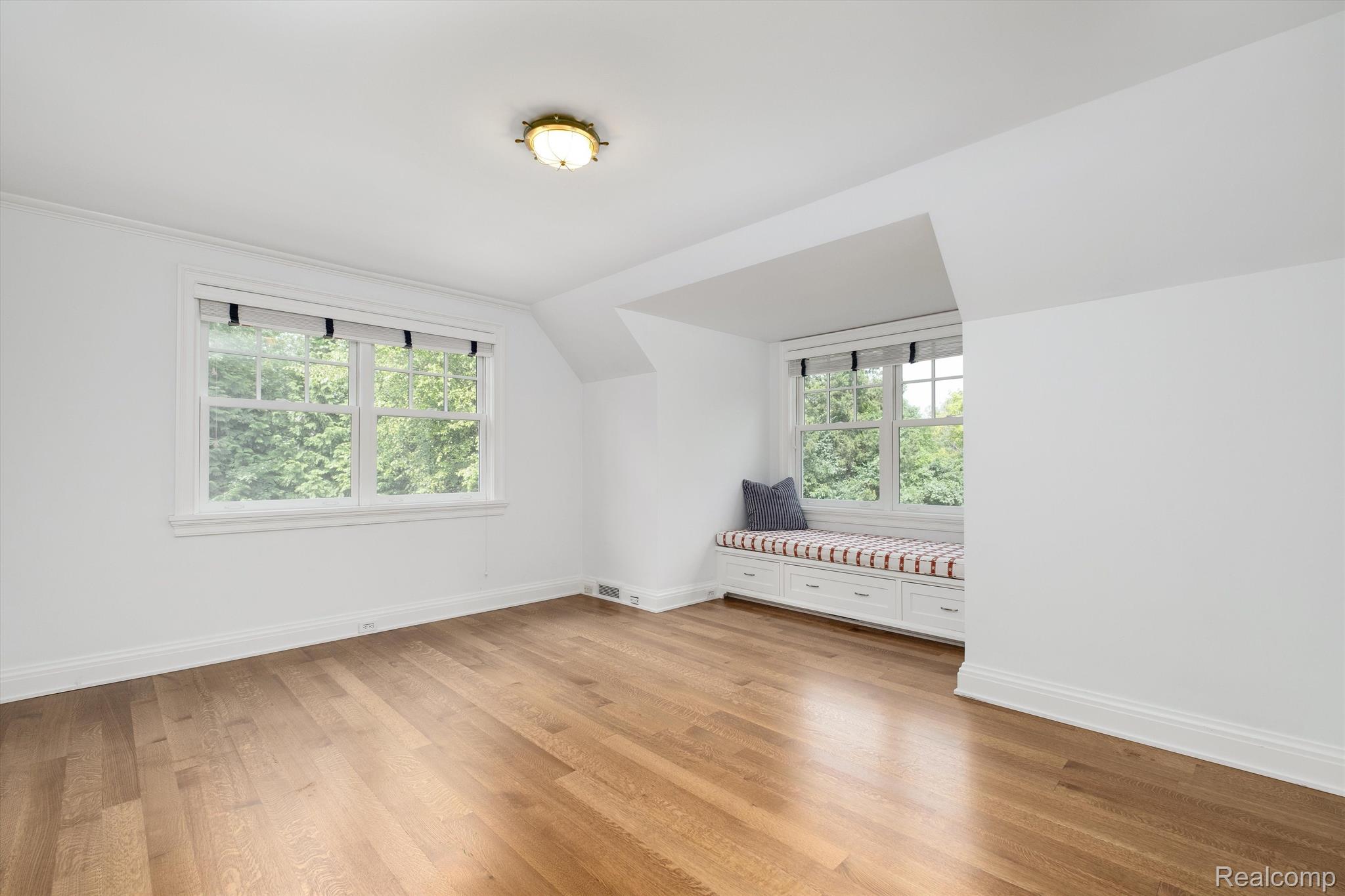 25030 Franklin Park