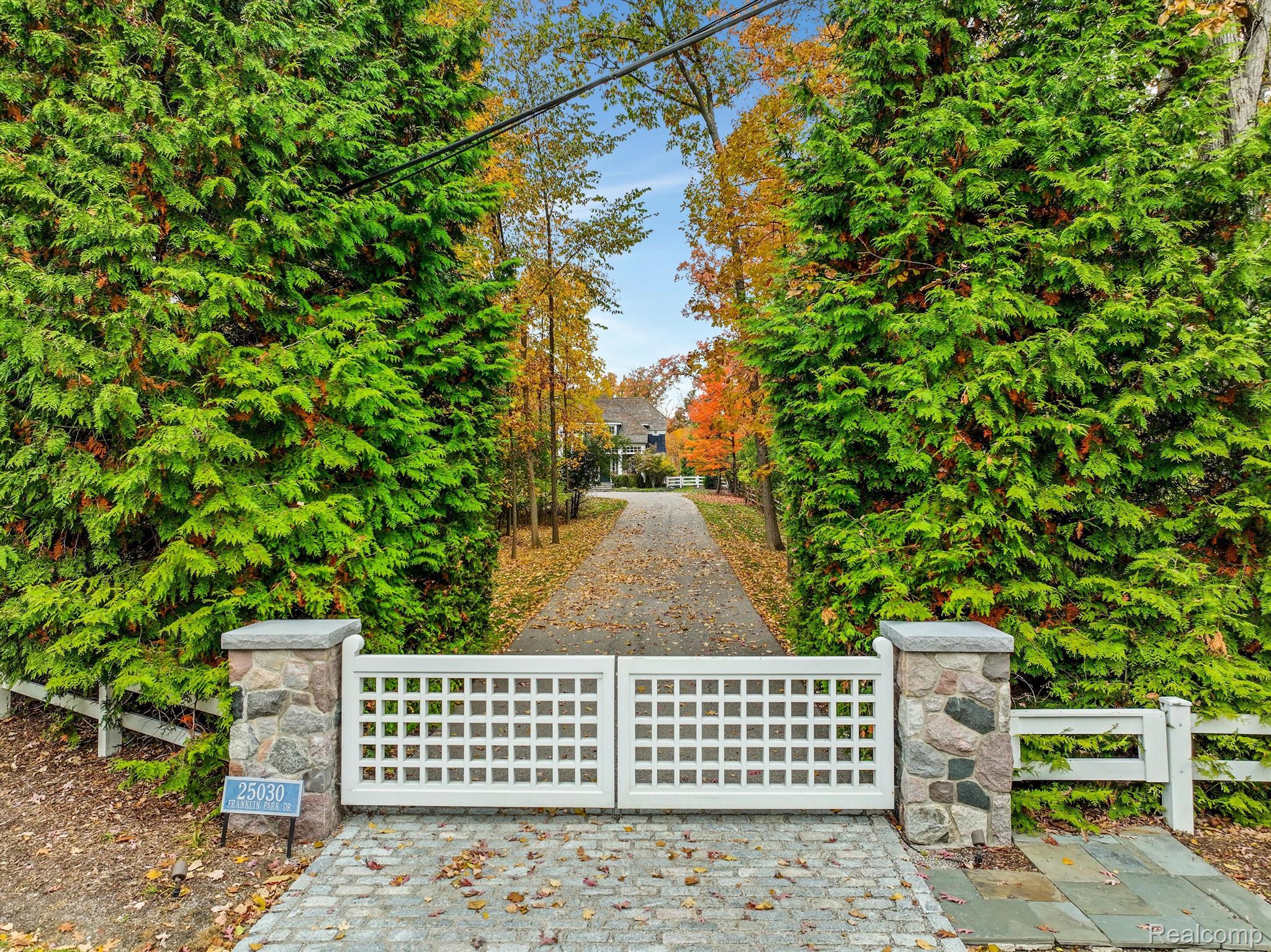 25030 Franklin Park