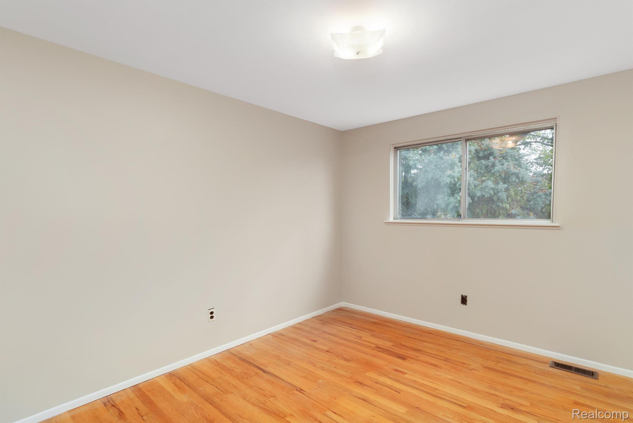 30140 WESTWOOD Drive