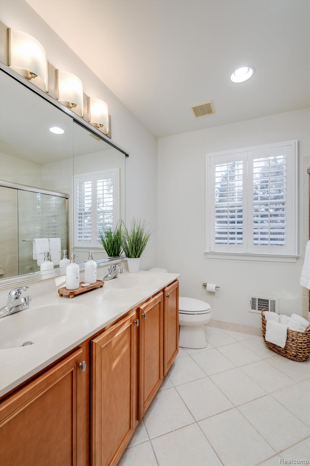 15316 BAY HILL Drive
