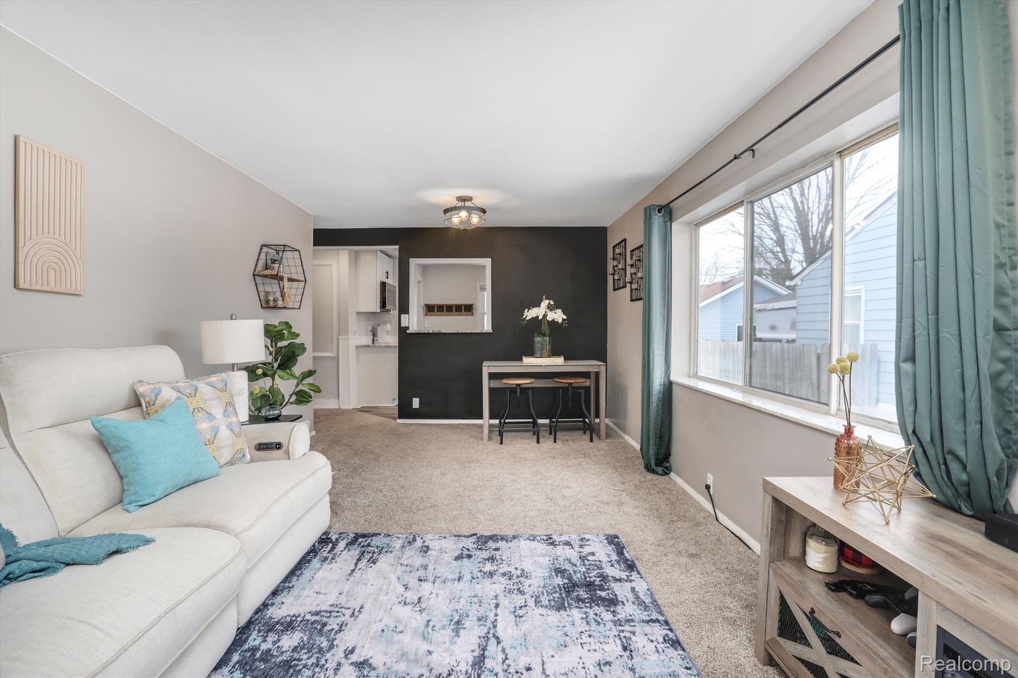 306 OAKMONT