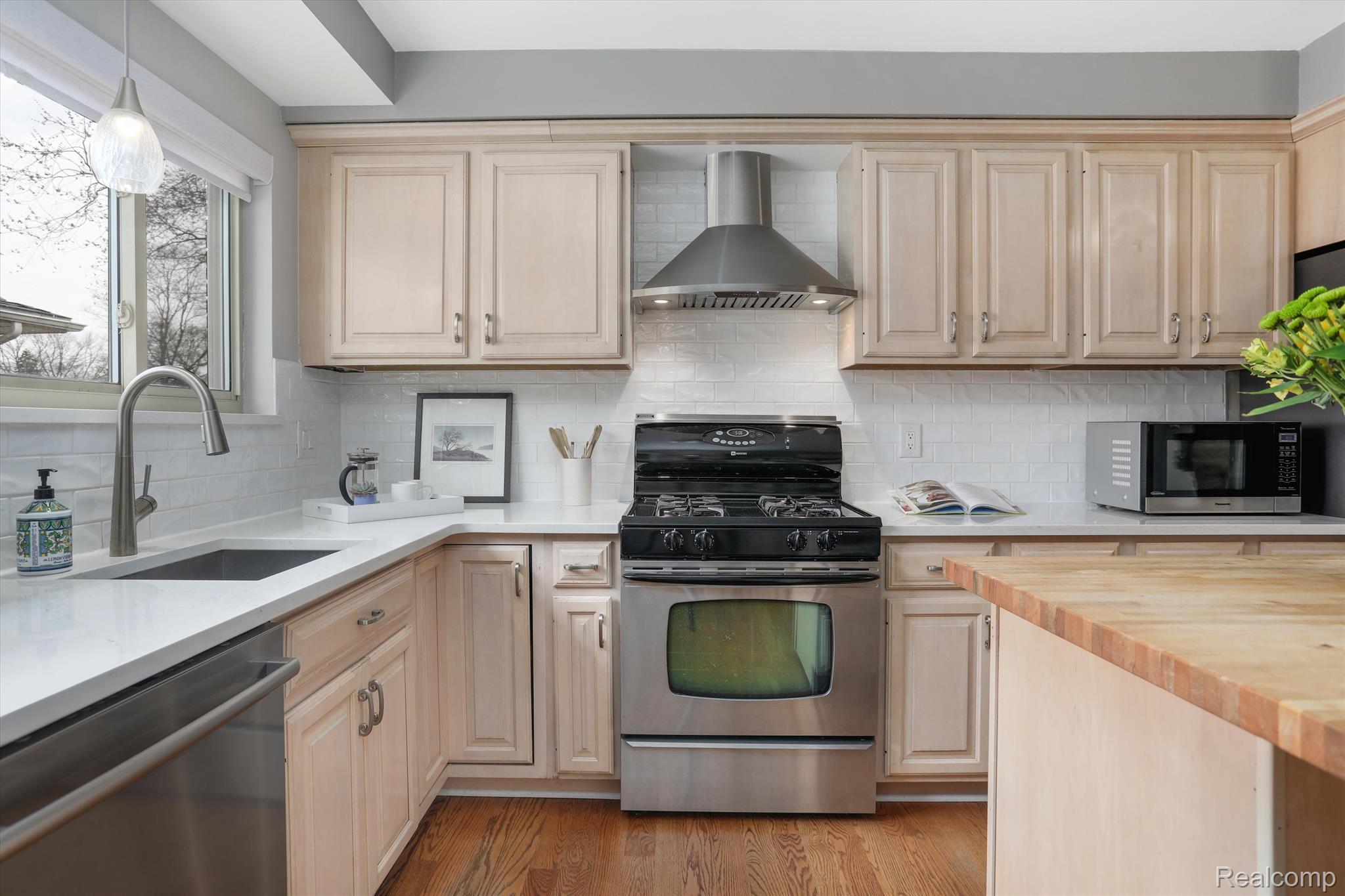 3918 AUBURN Drive