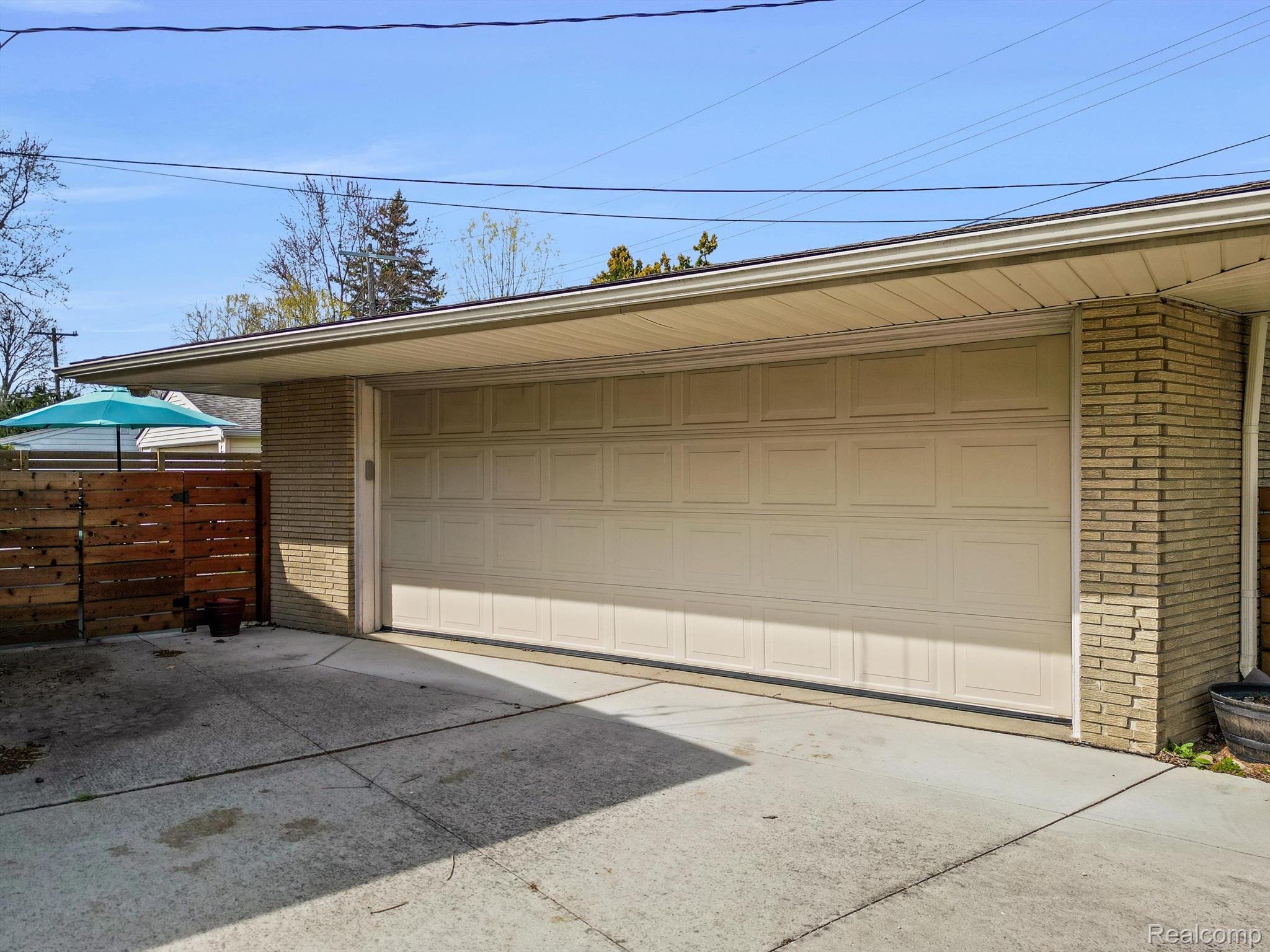 3918 AUBURN Drive