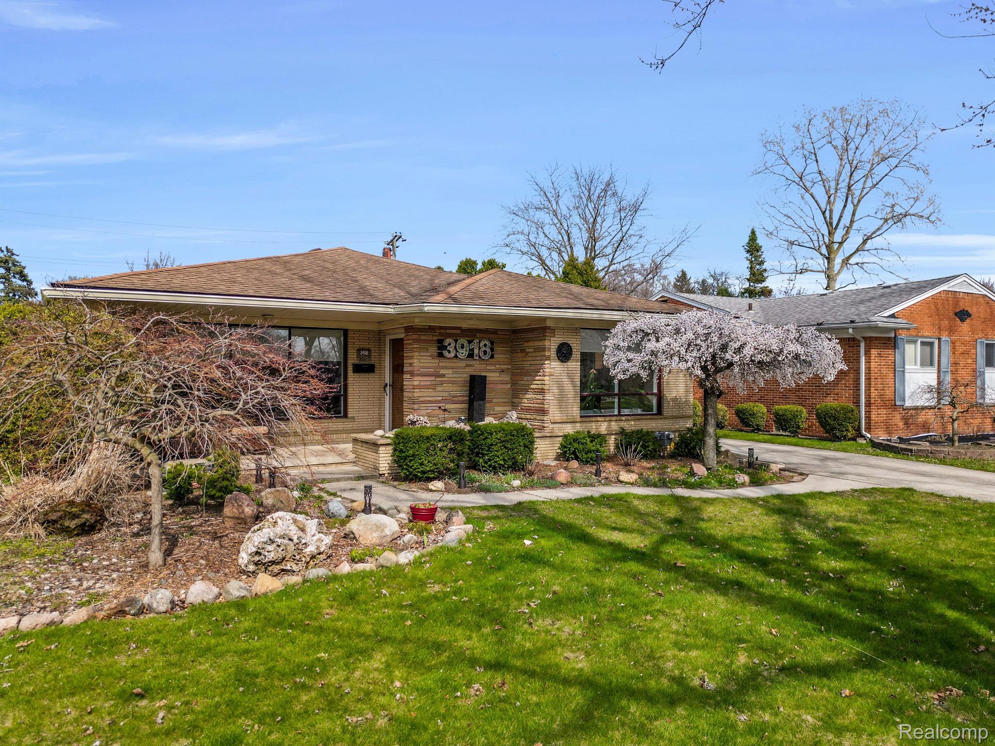 3918 AUBURN Drive