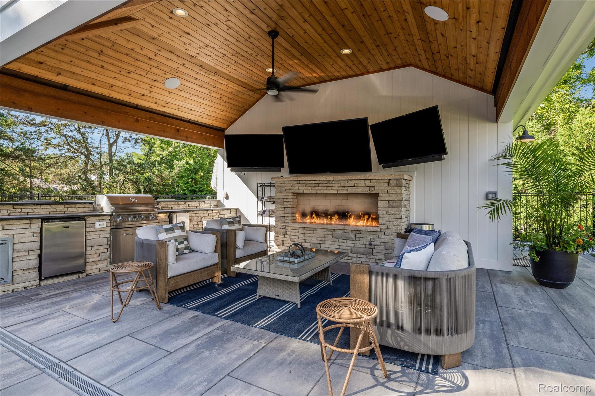 355 Hillboro Drive