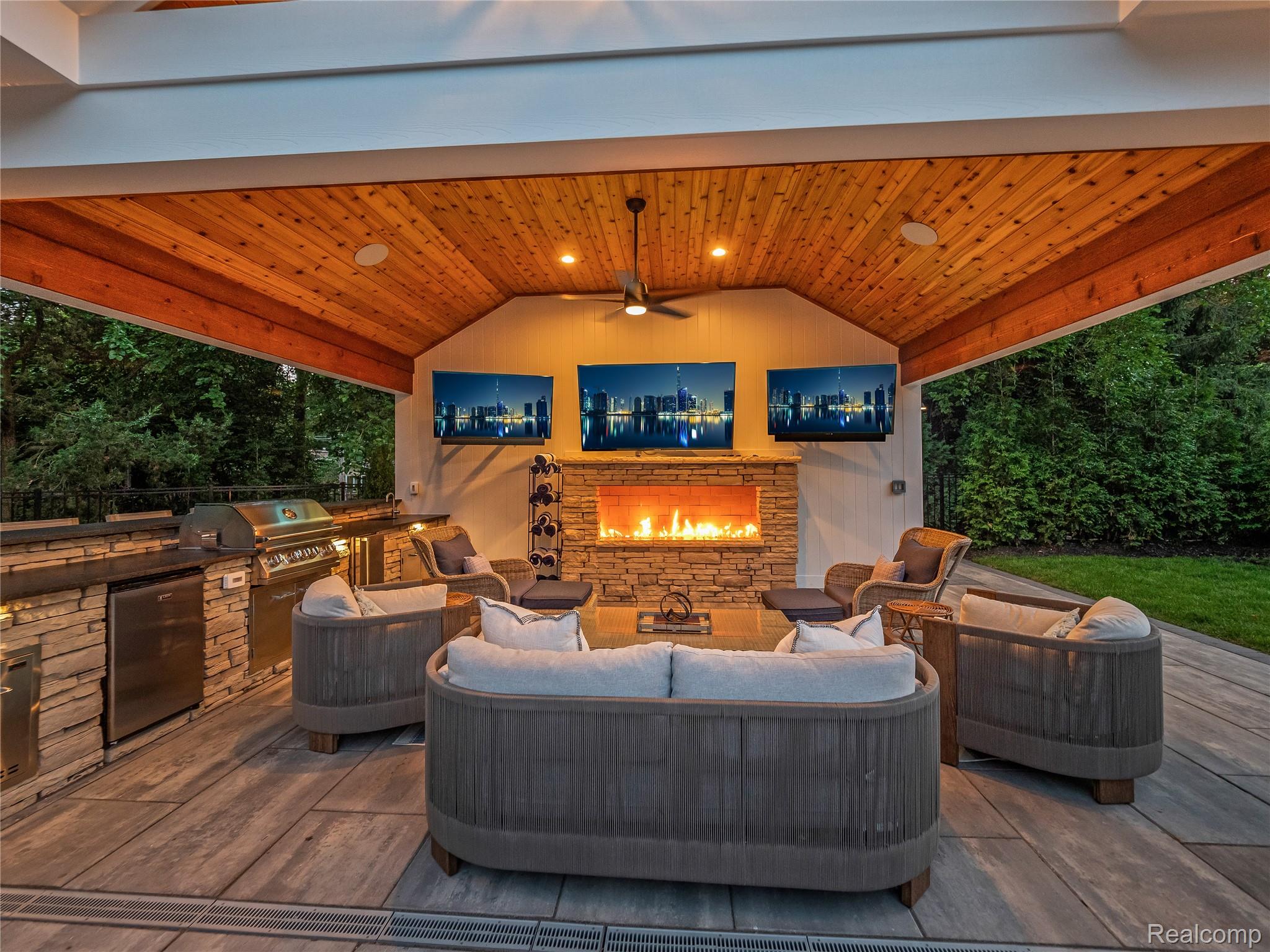 355 Hillboro Drive