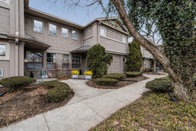 1065 N N Old Woodward Avenue