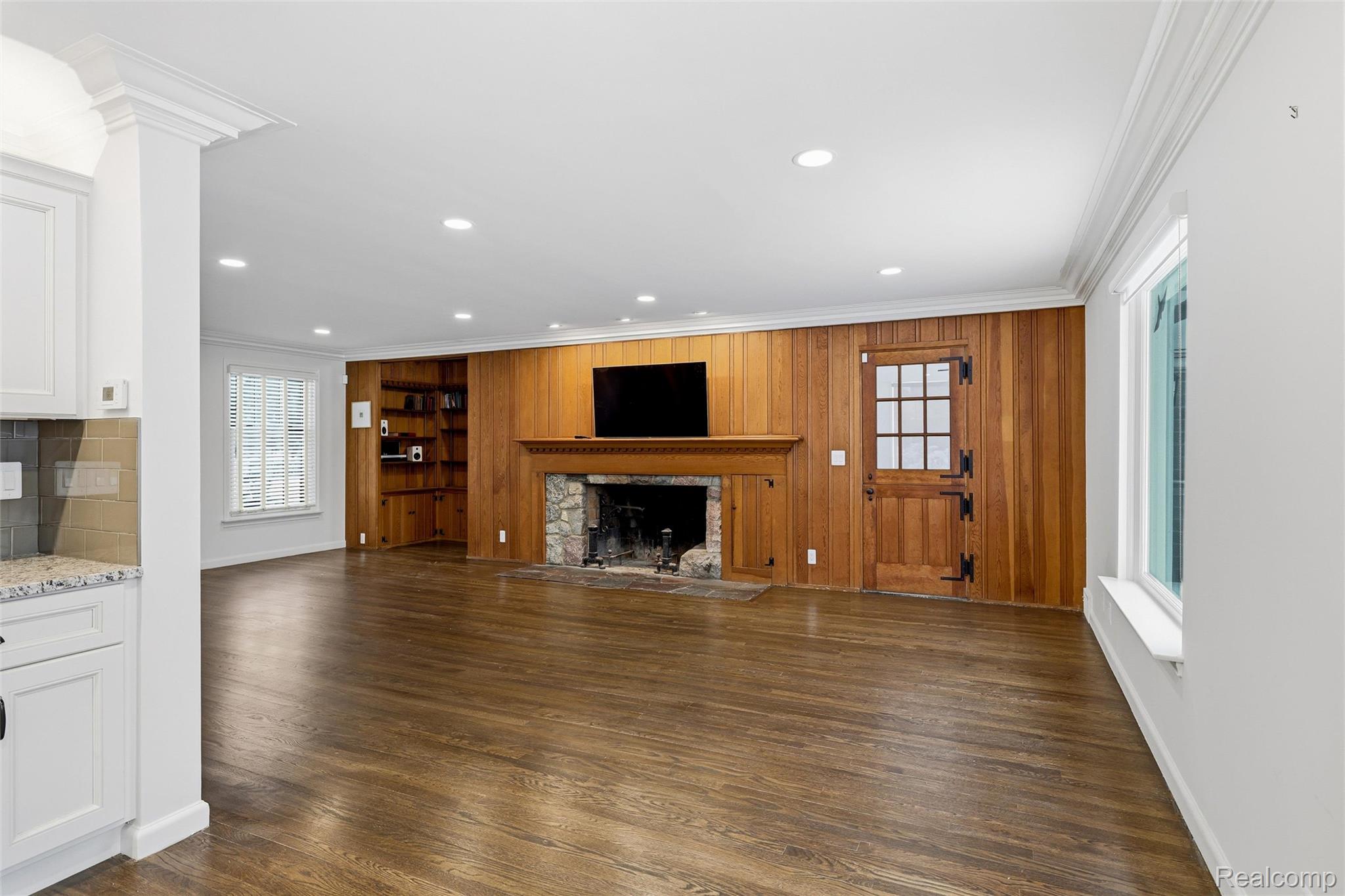 24924 Riverwood Drive