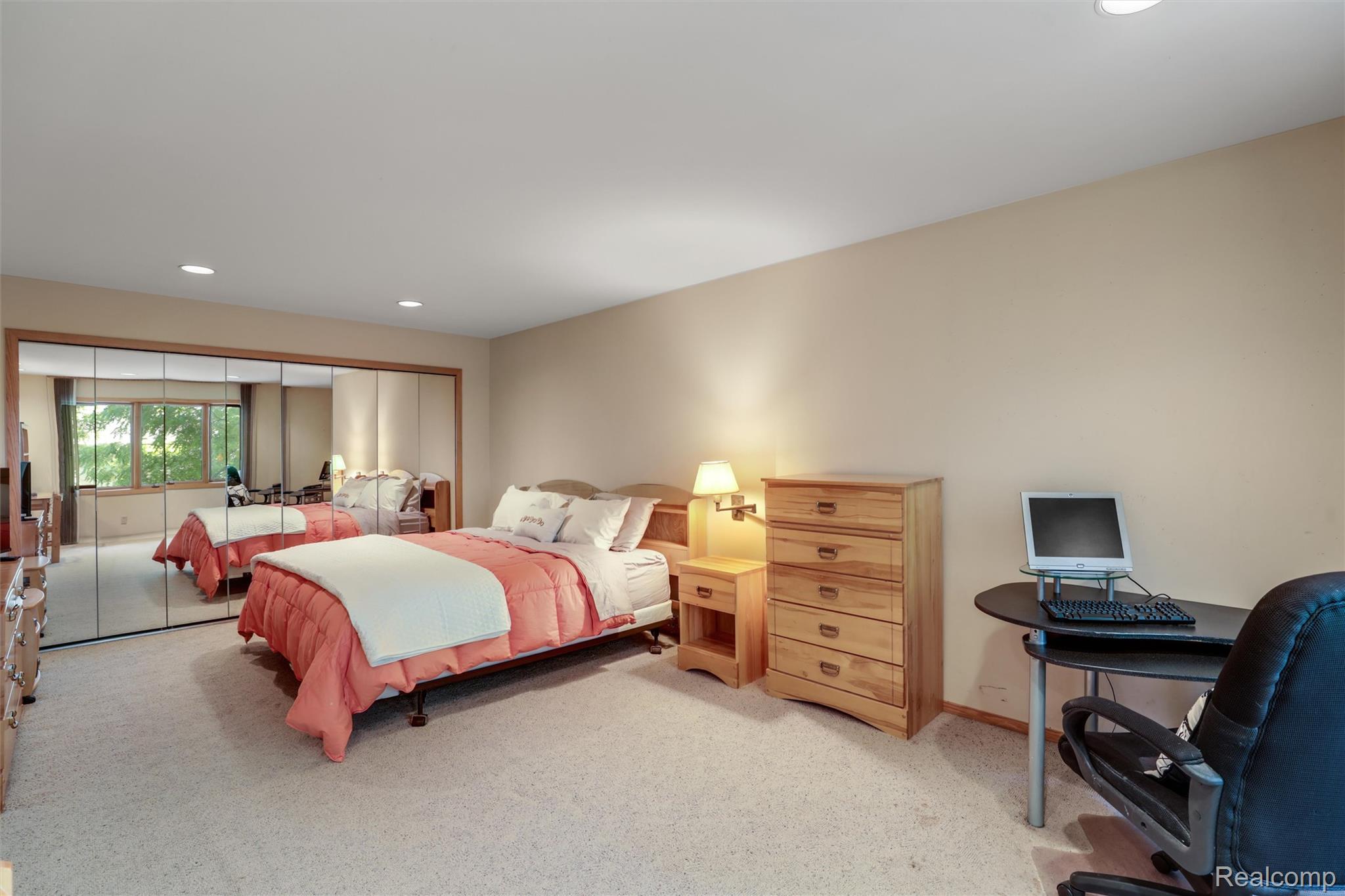 4972 Champlain Circle