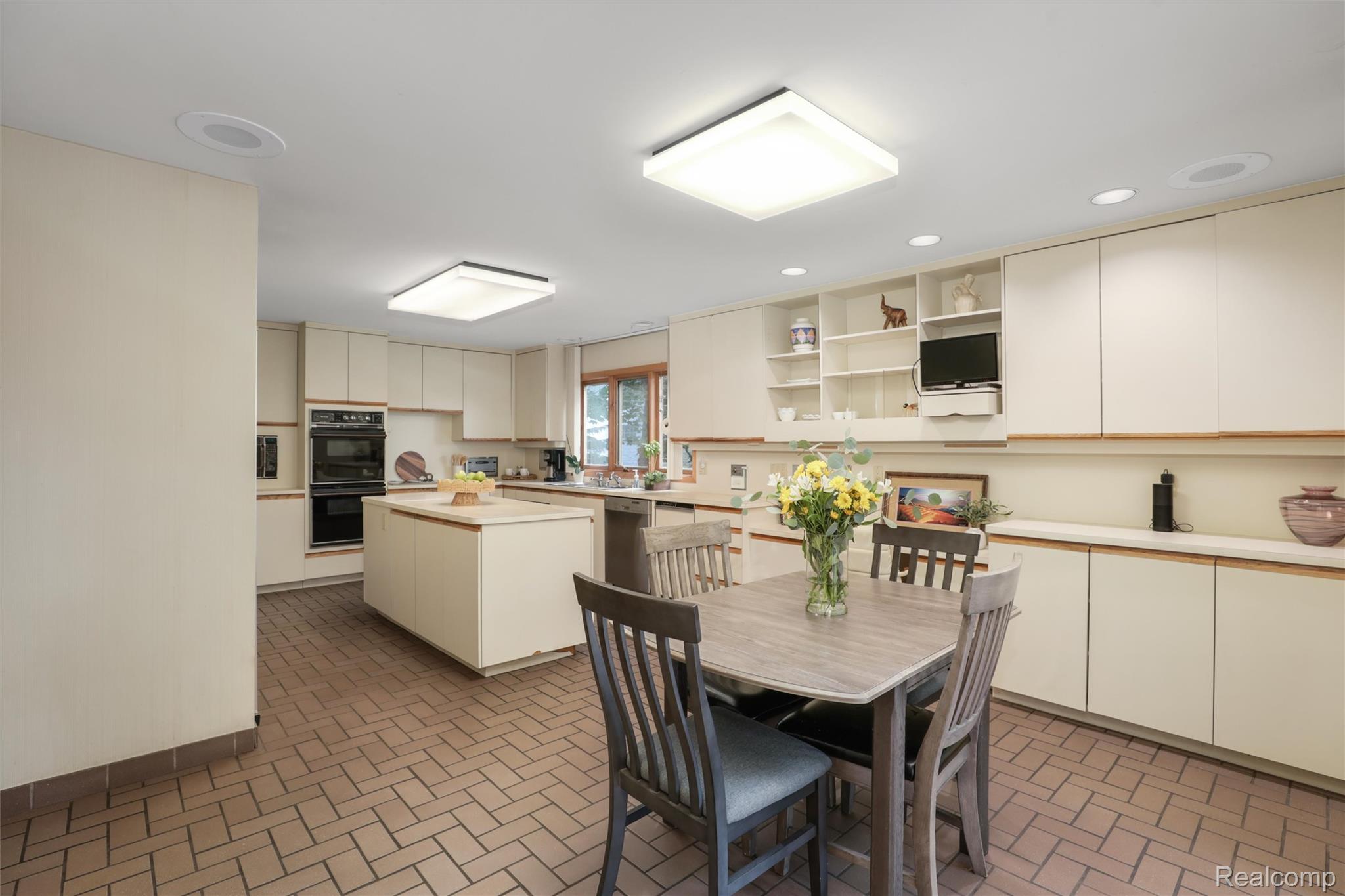 4972 Champlain Circle