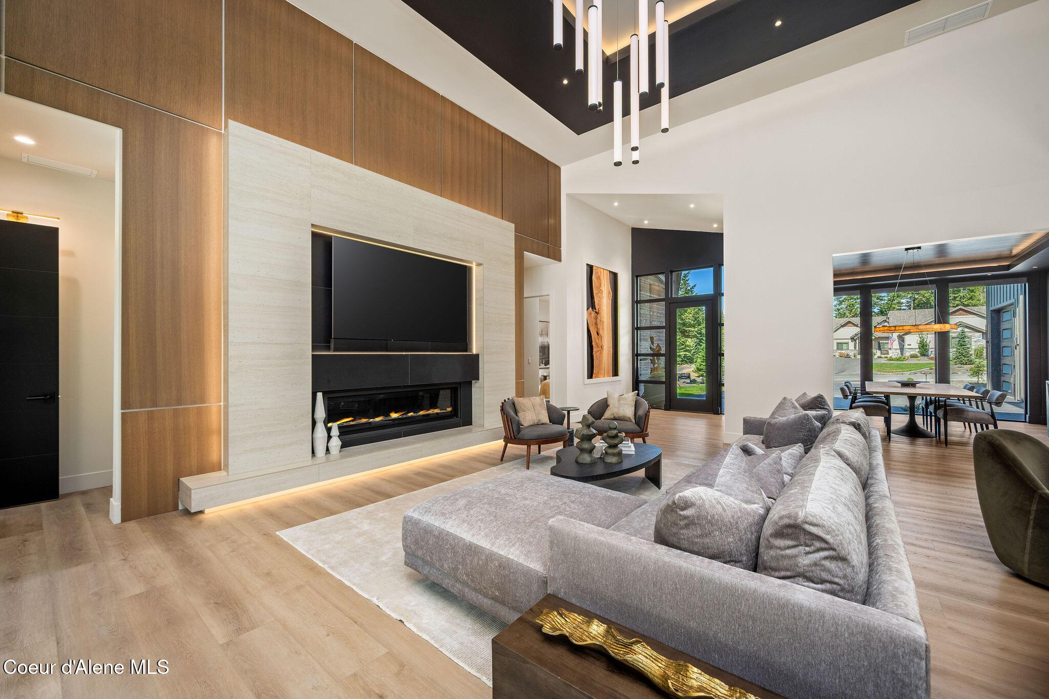 L6 B8 W Winray Drive