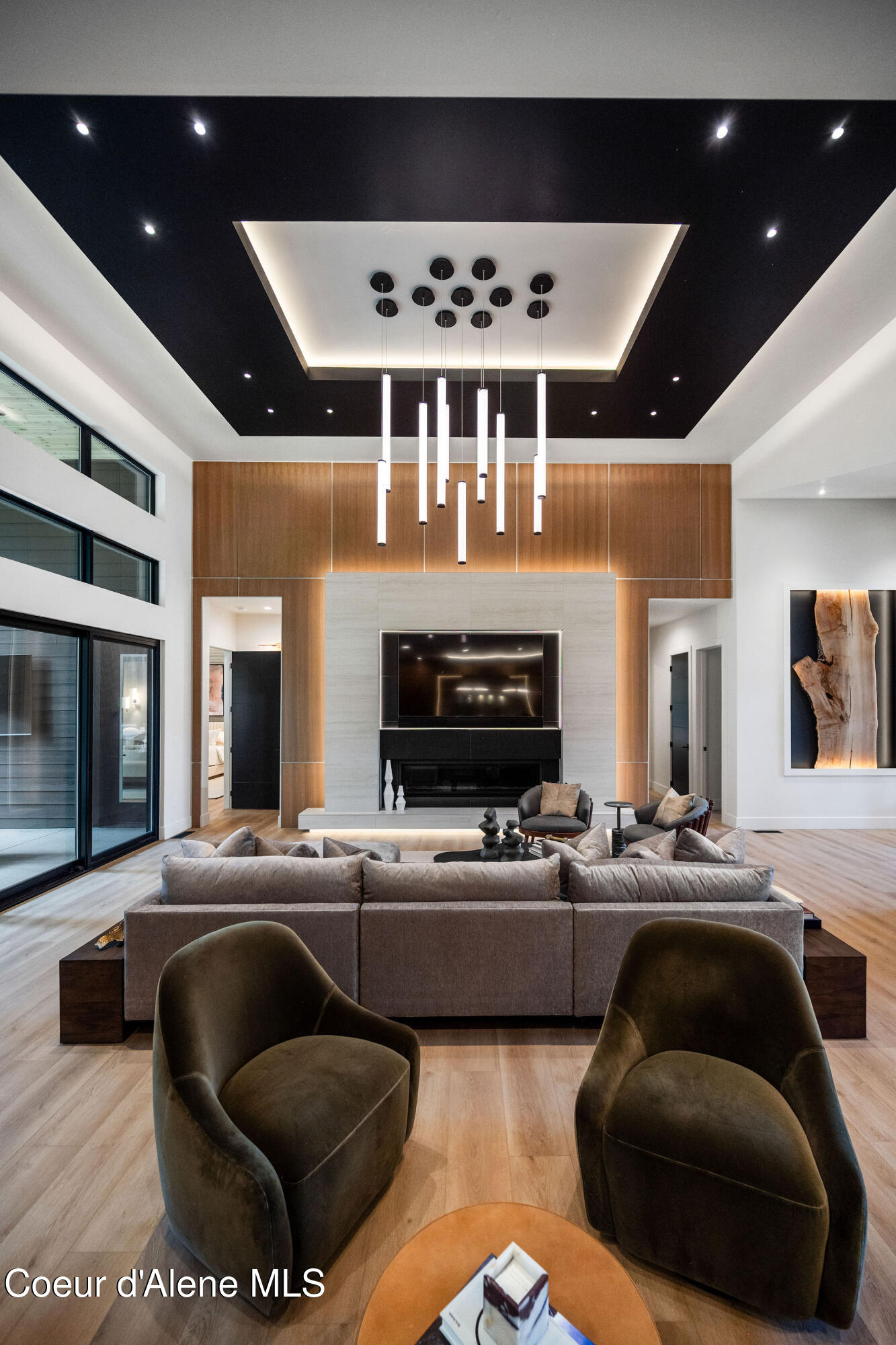 L6 B8 W Winray Drive