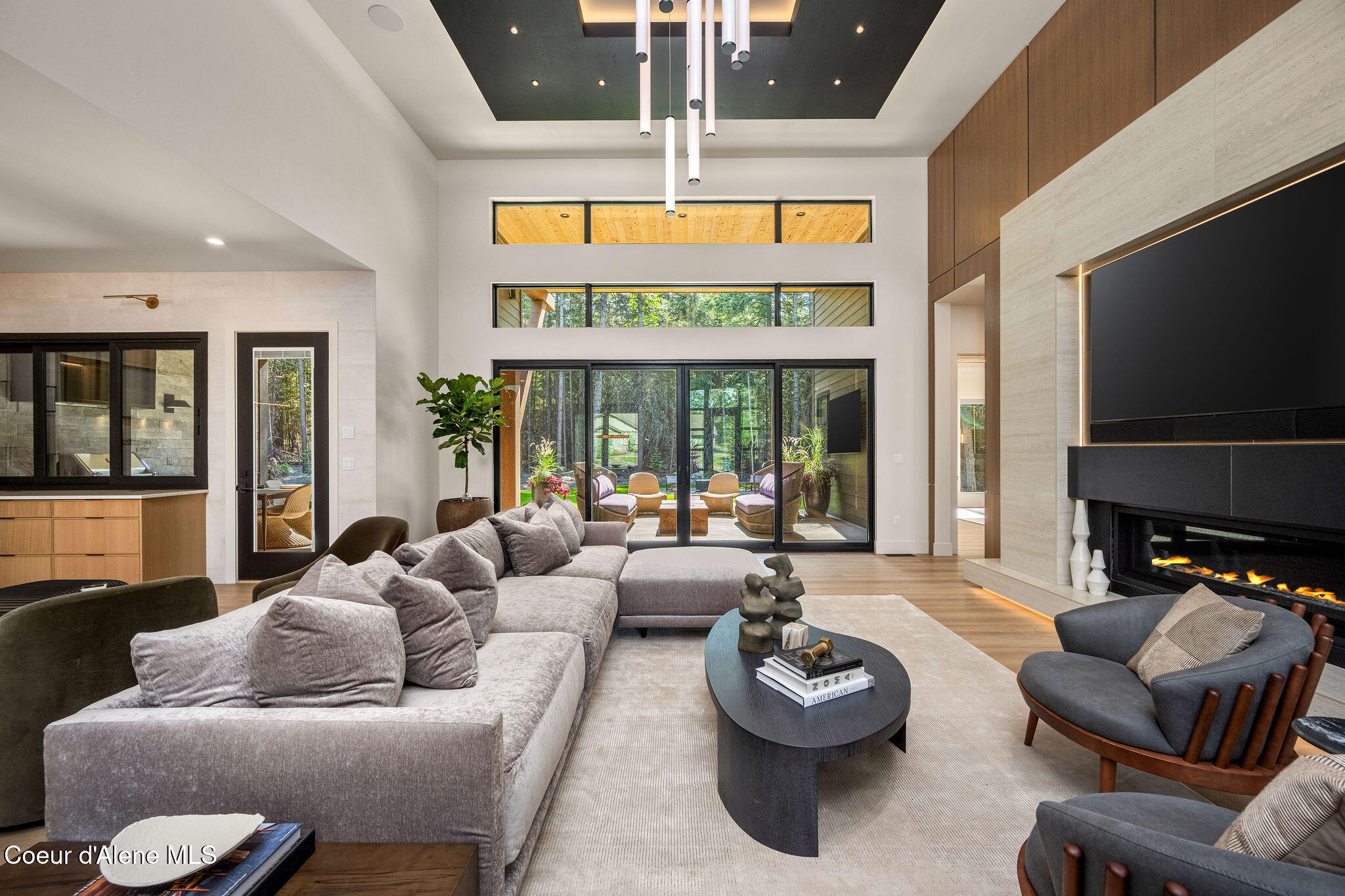 L6 B8 W Winray Drive