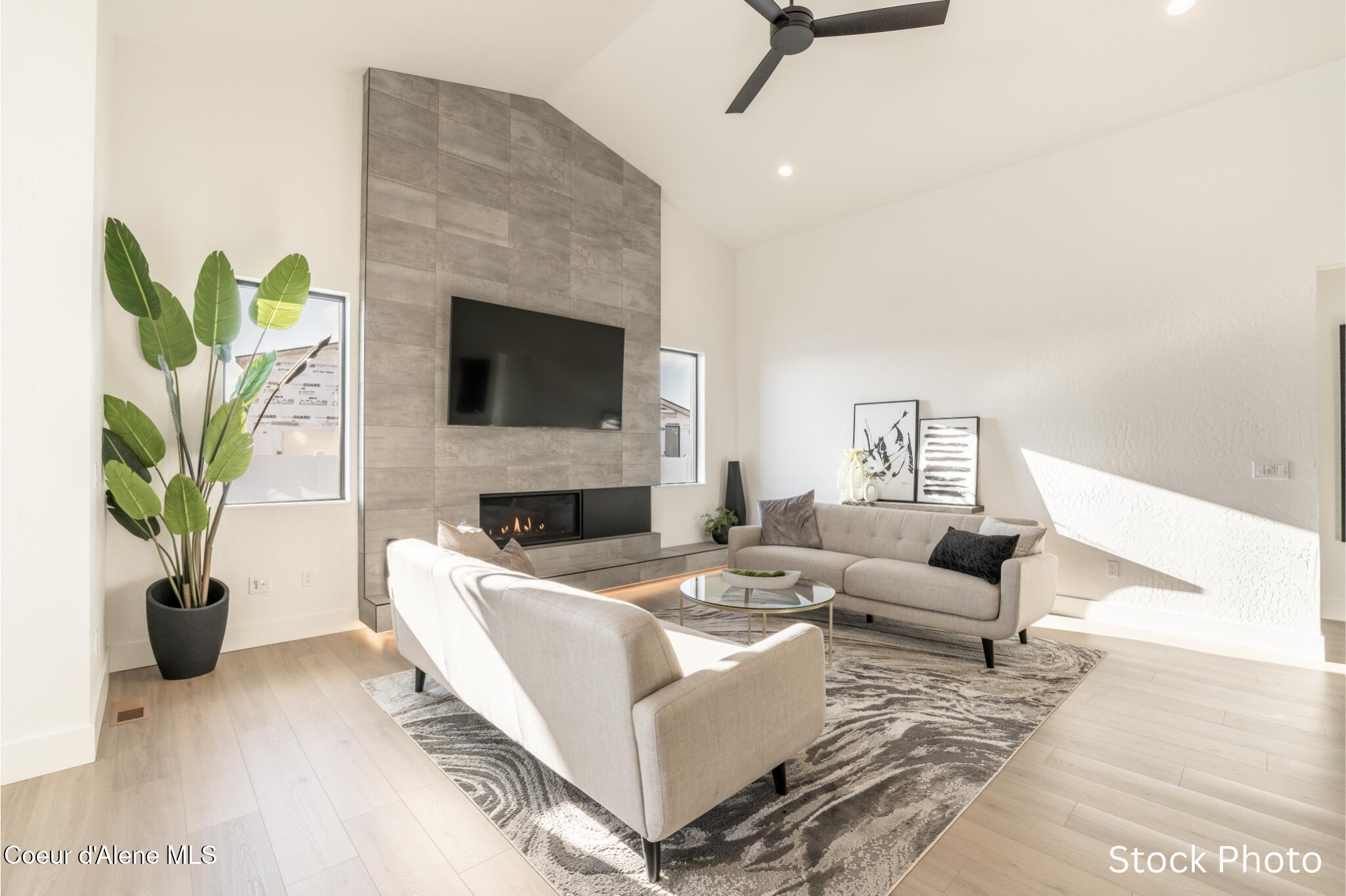 1243 E SLEEPING DEER AVE, Hayden