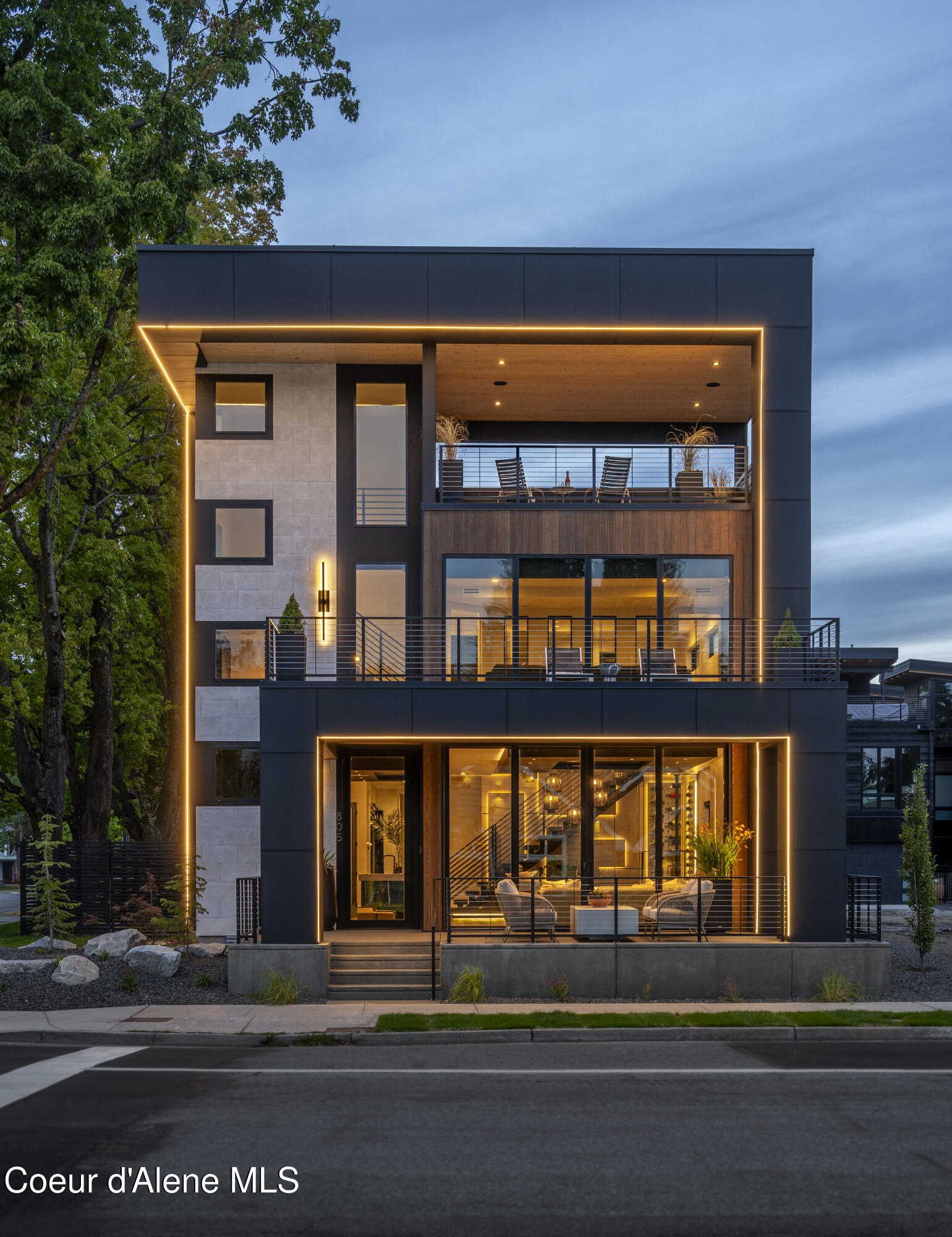 809 E SHERMAN AVE, Coeur d'Alene