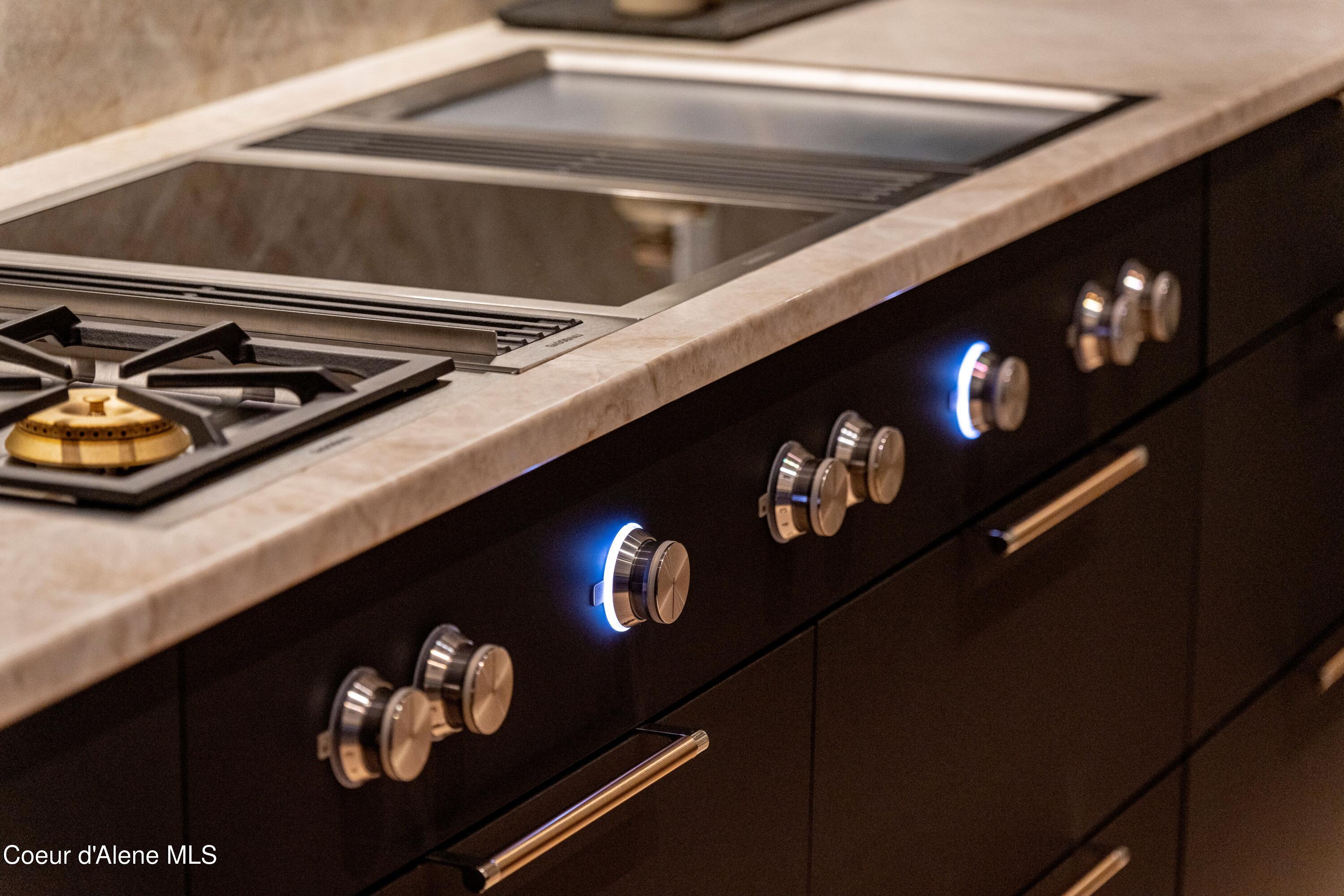 809 E SHERMAN AVE, Coeur d'Alene