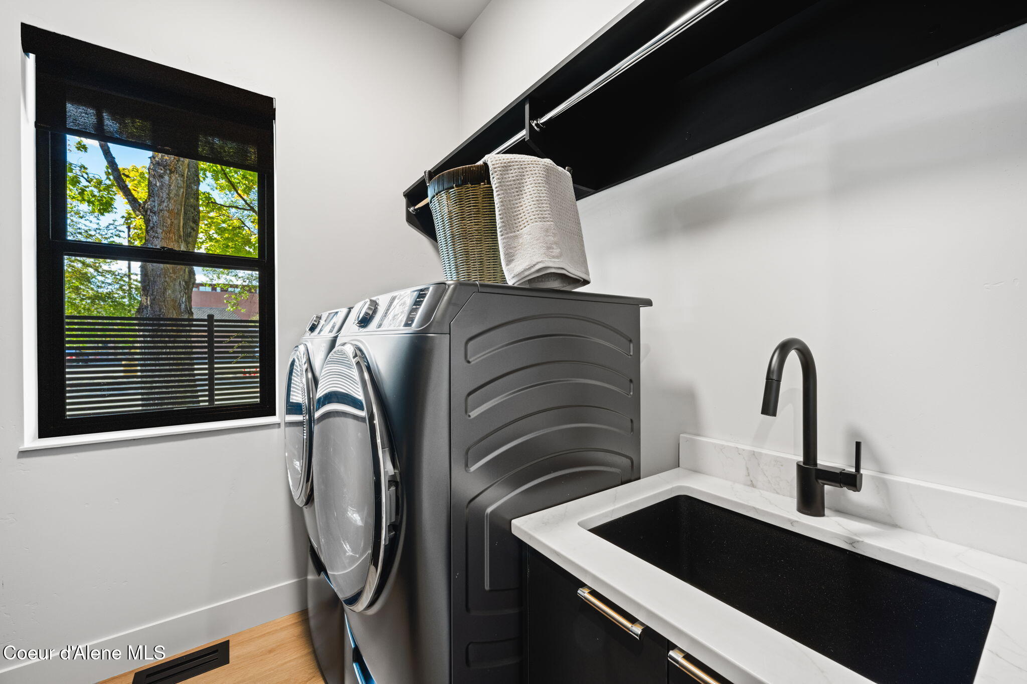 809 E SHERMAN AVE, Coeur d'Alene