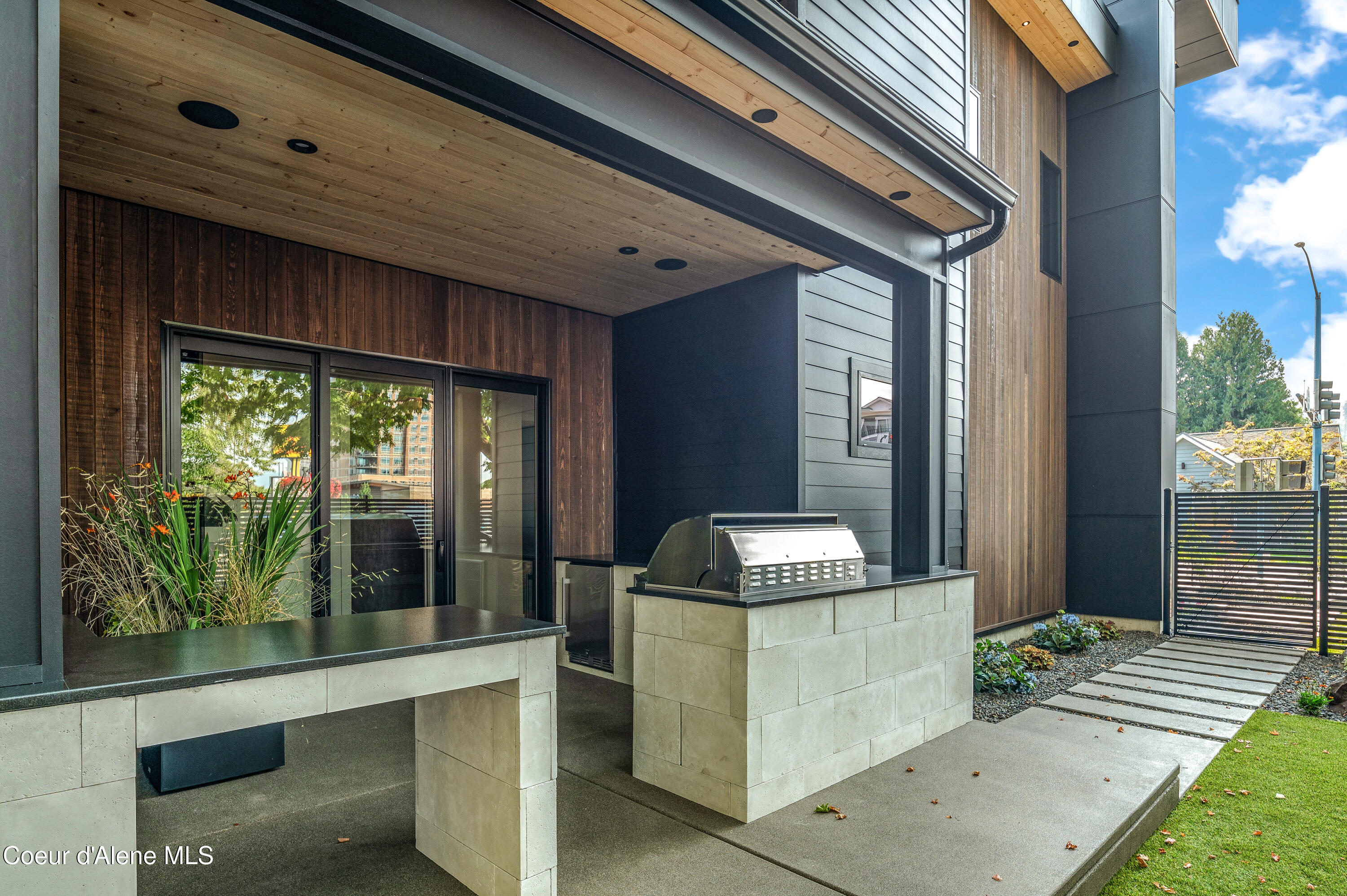 809 E SHERMAN AVE, Coeur d'Alene