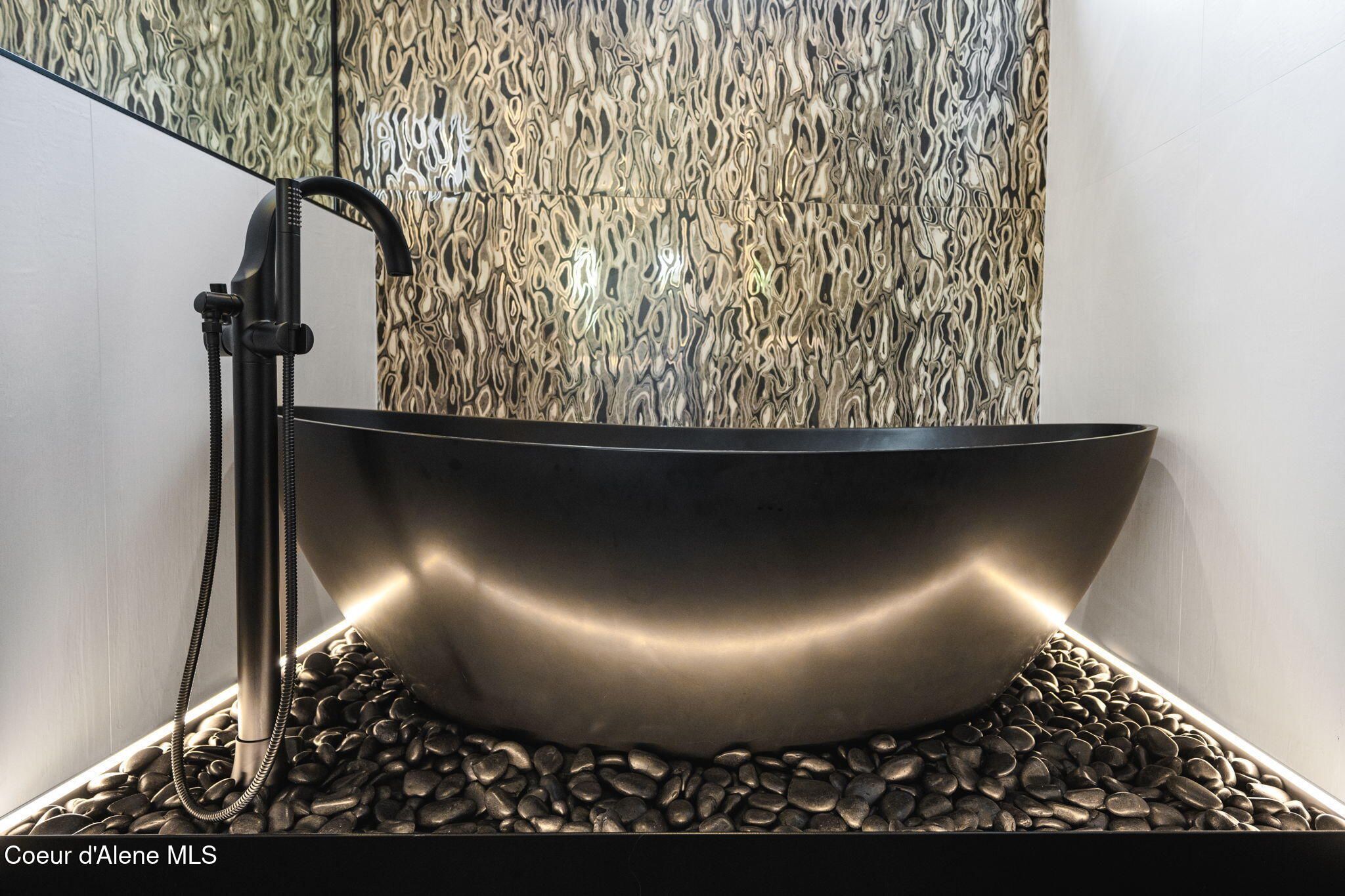 809 E SHERMAN AVE, Coeur d'Alene