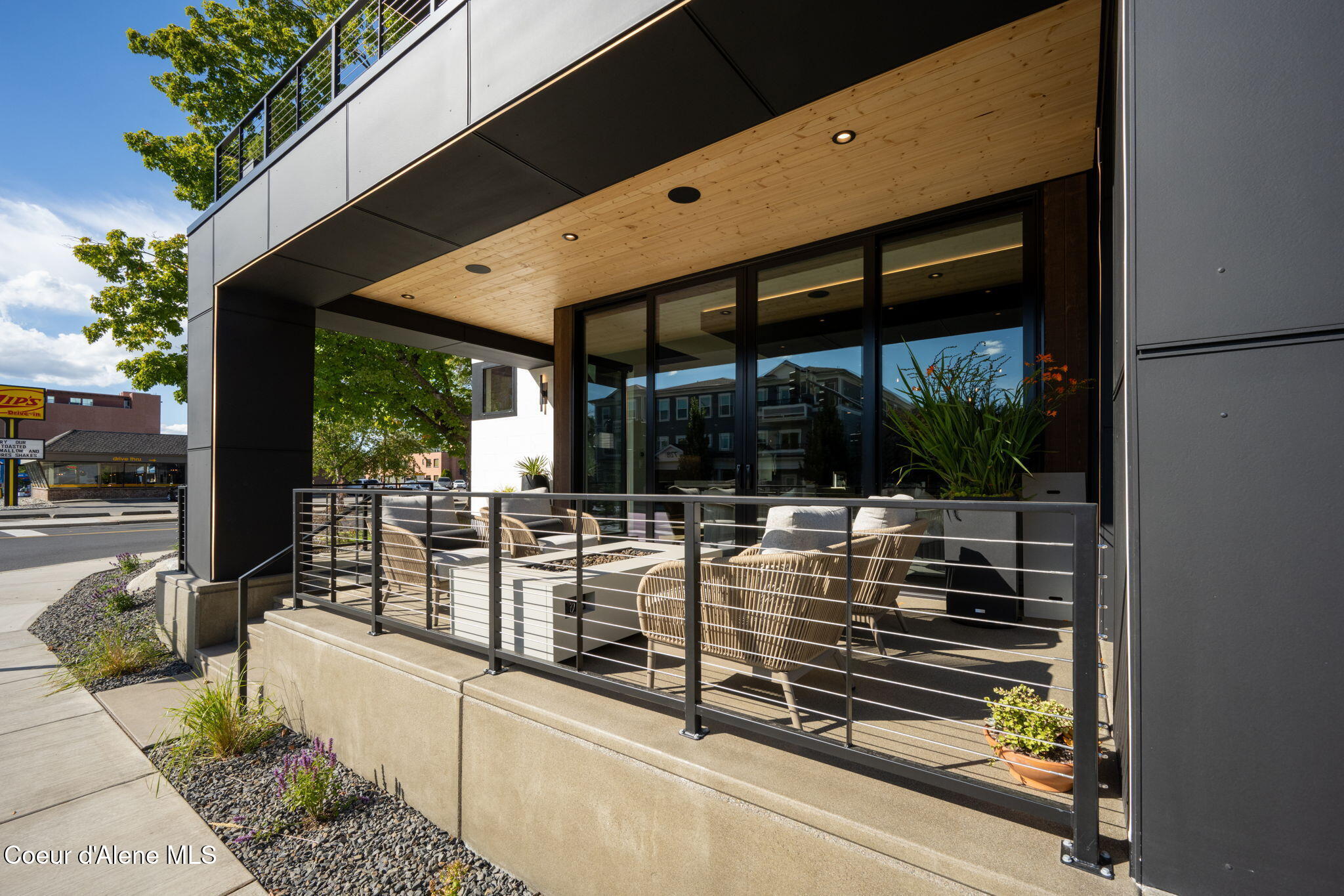 809 E SHERMAN AVE, Coeur d'Alene