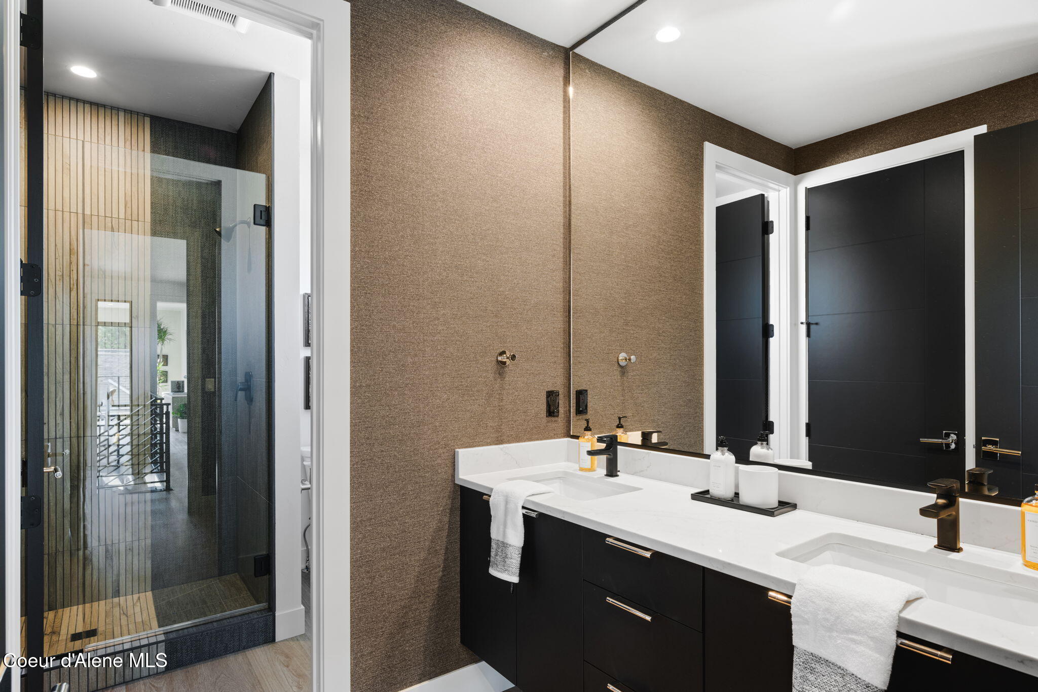 809 E SHERMAN AVE, Coeur d'Alene