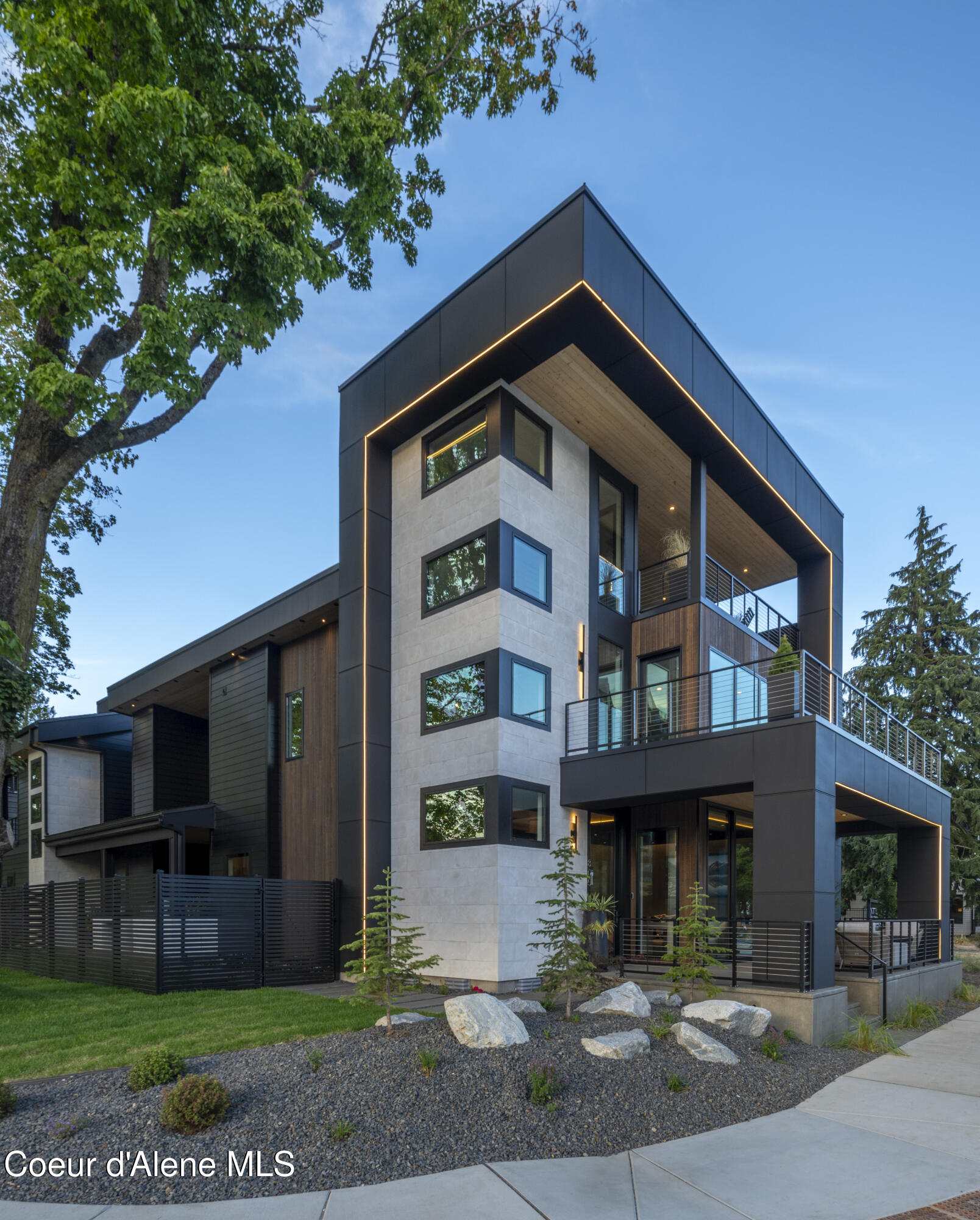 809 E SHERMAN AVE, Coeur d'Alene