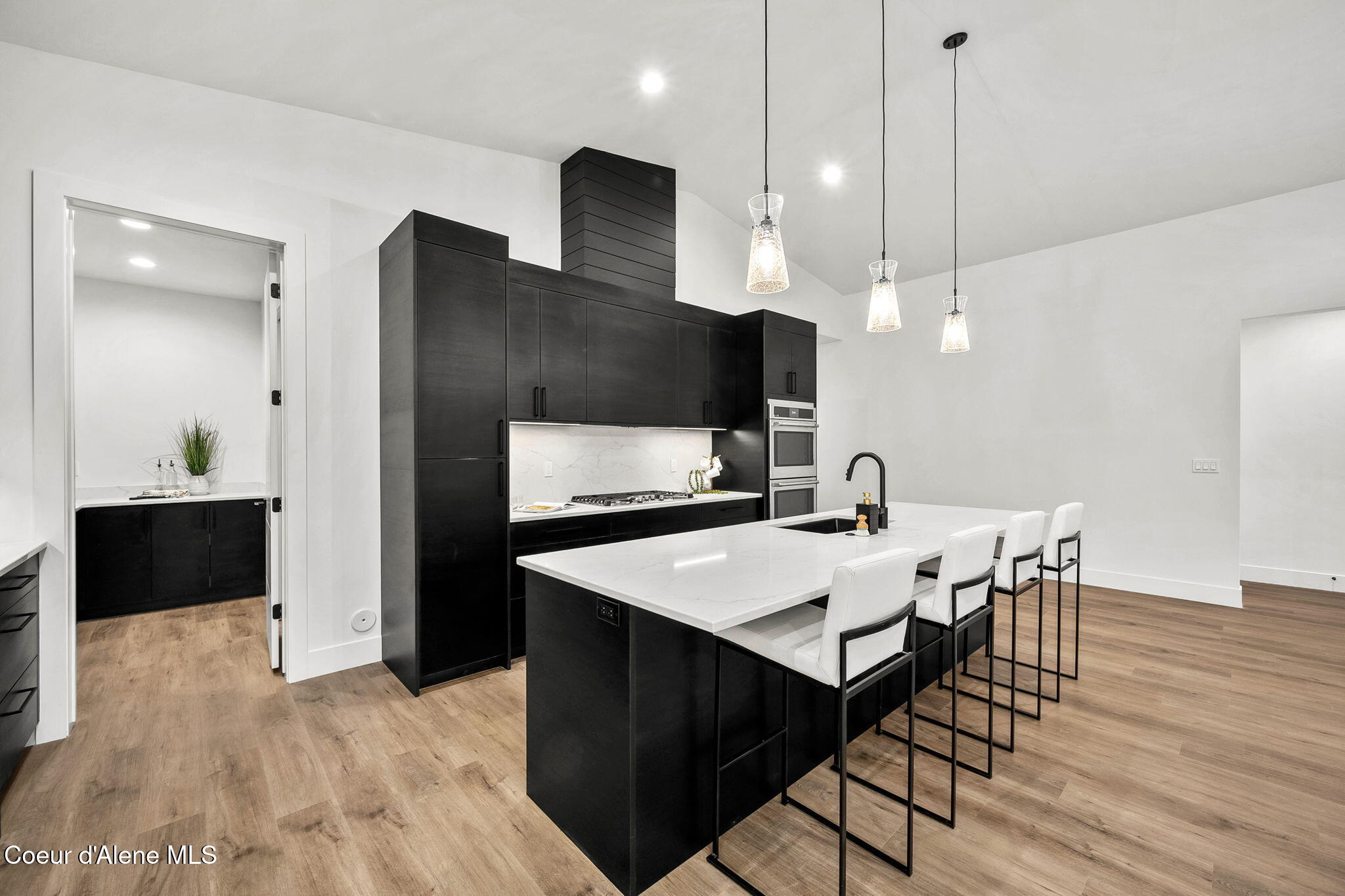 1215 E SLEEPING DEER AVE