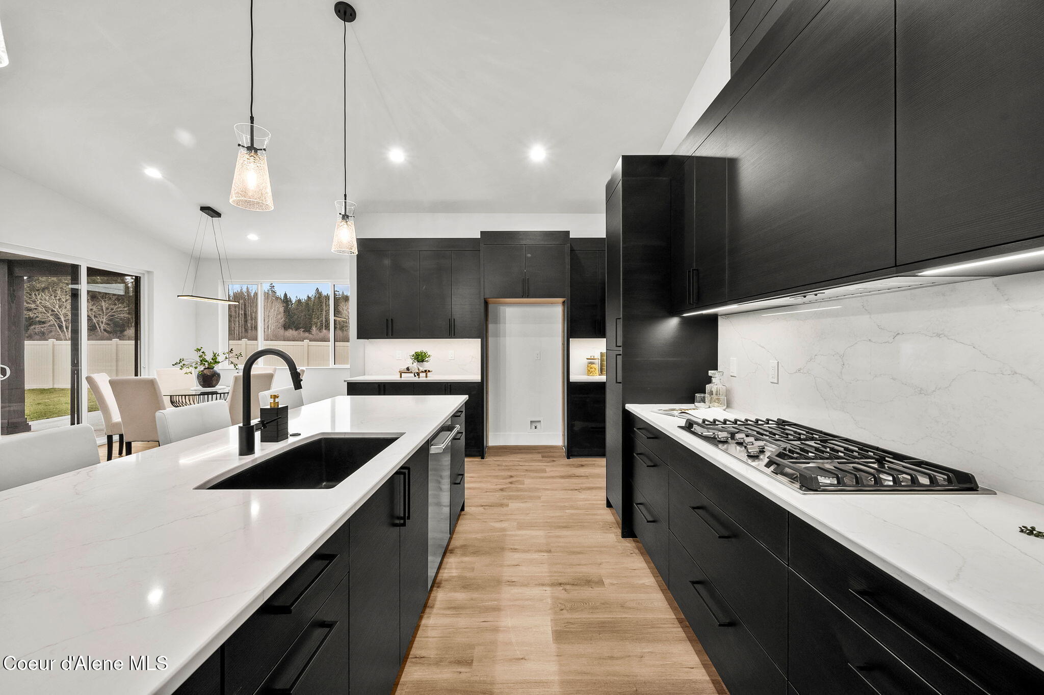 1215 E SLEEPING DEER AVE