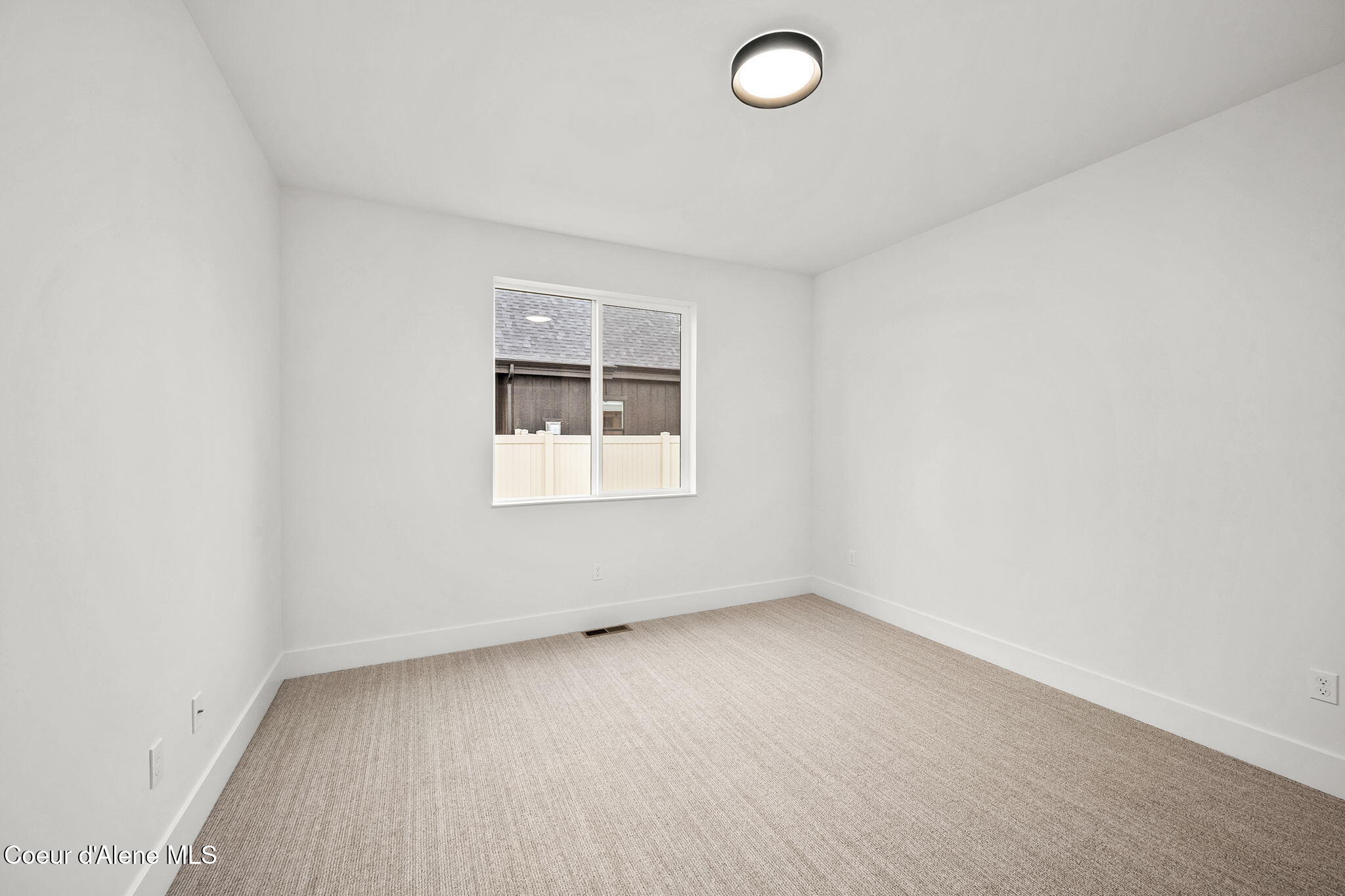 1215 E SLEEPING DEER AVE