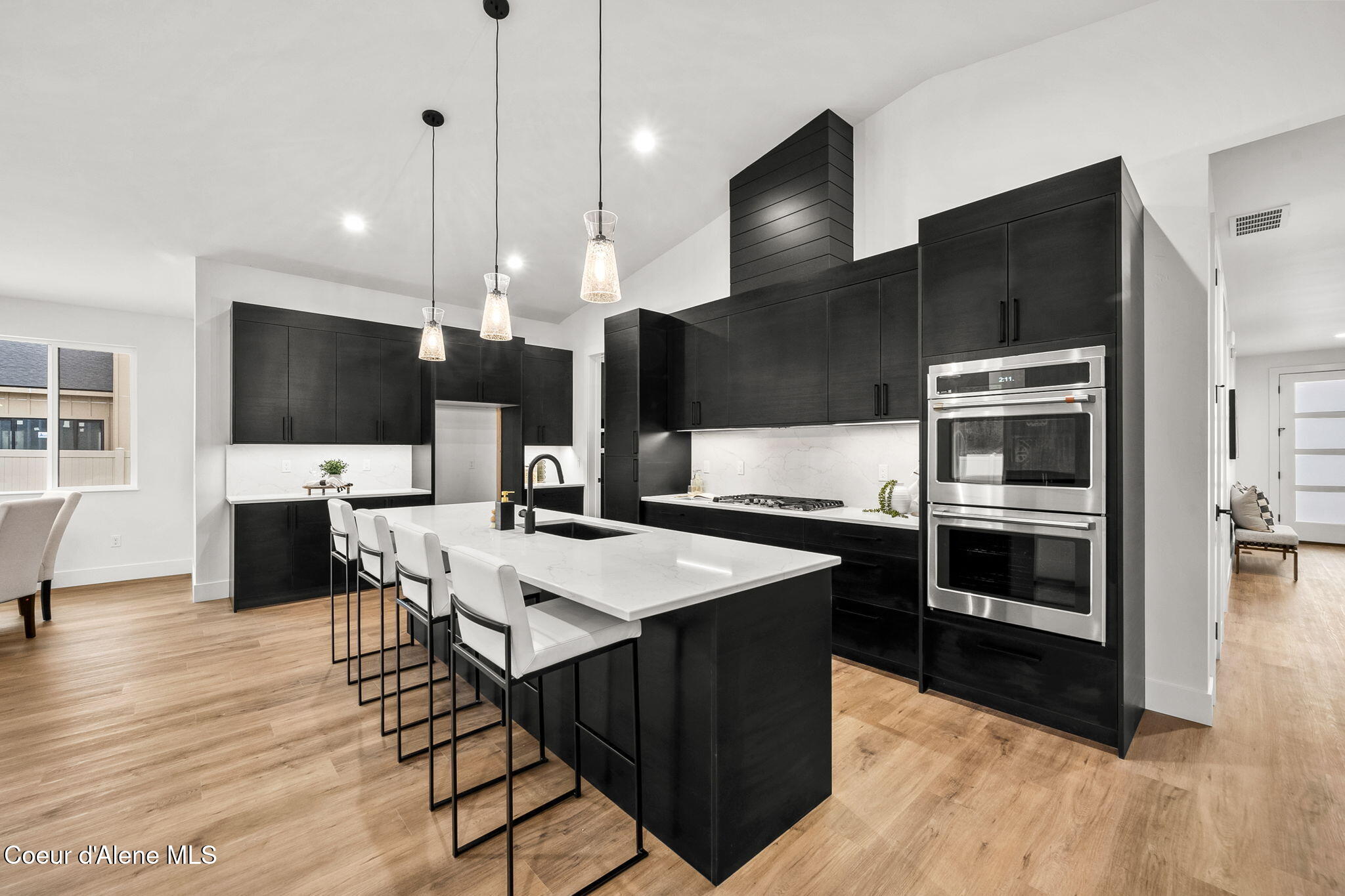 1215 E SLEEPING DEER AVE