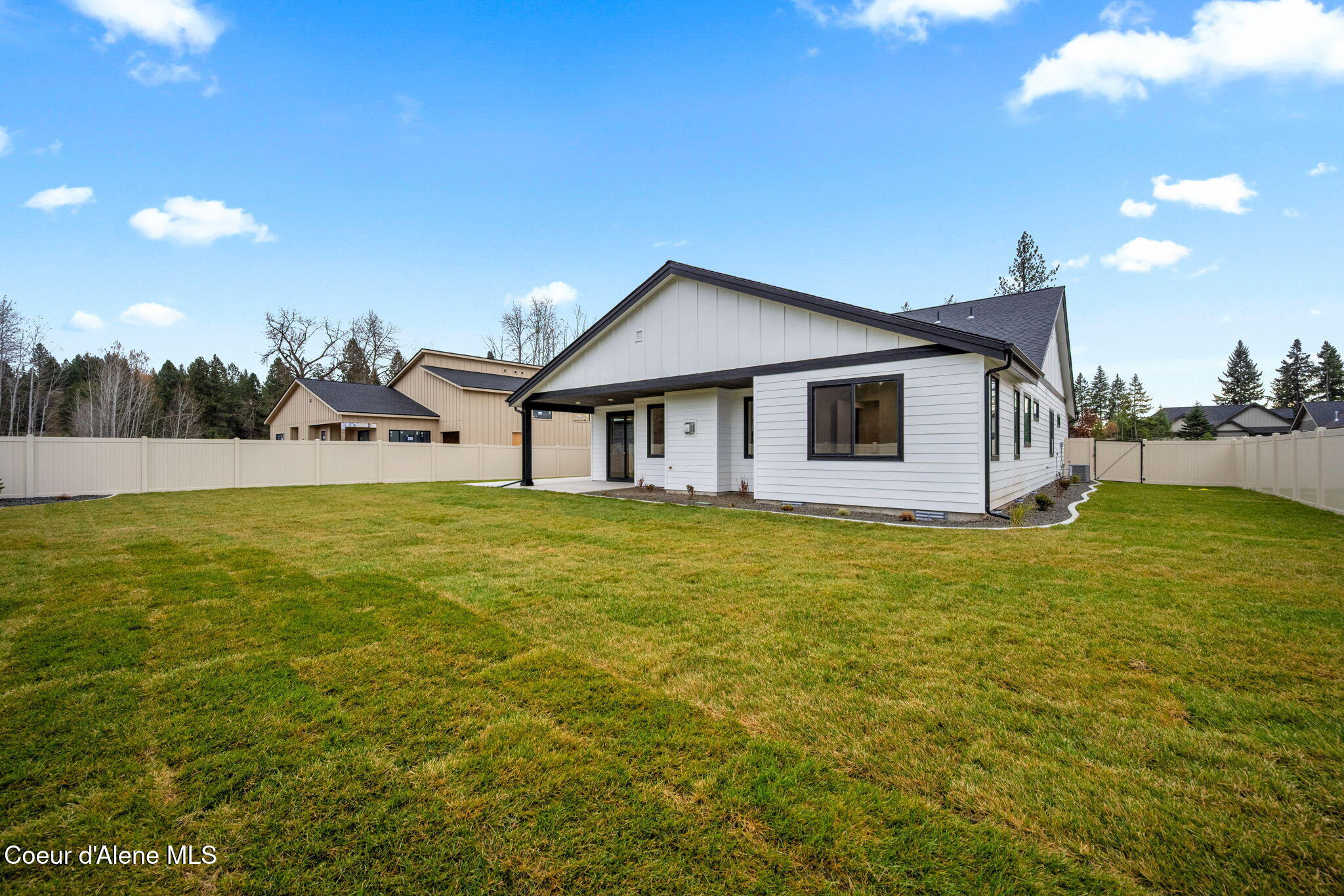 1215 E SLEEPING DEER AVE