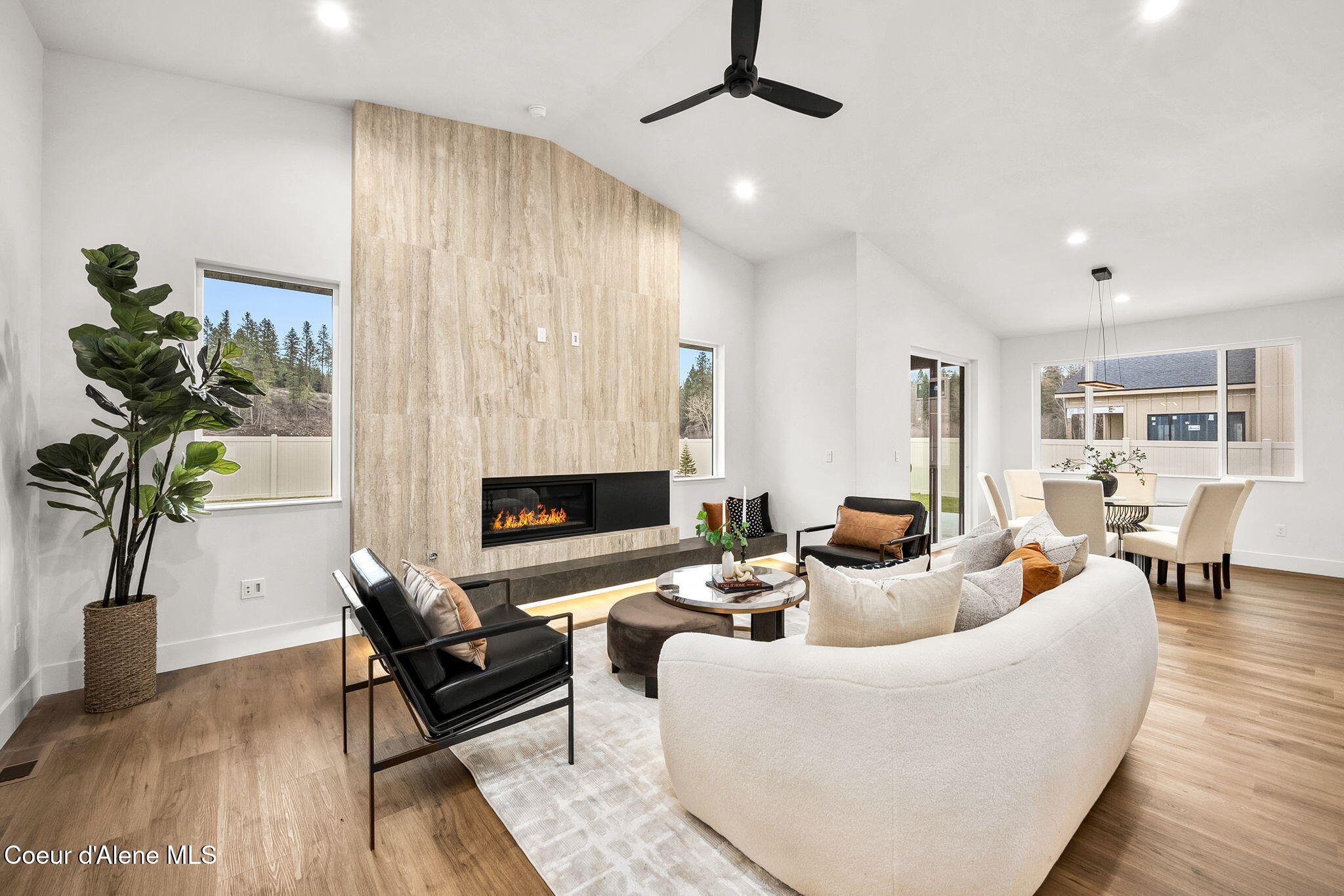 1215 E SLEEPING DEER AVE