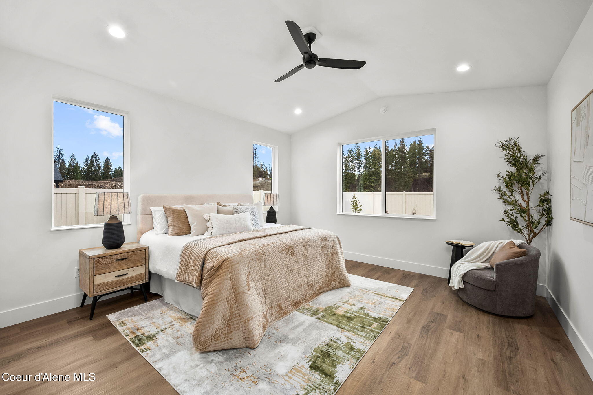 1215 E SLEEPING DEER AVE