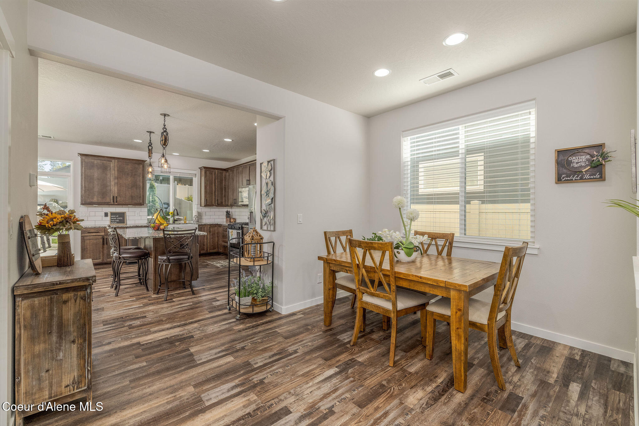 7028 N MADELLAINE DR