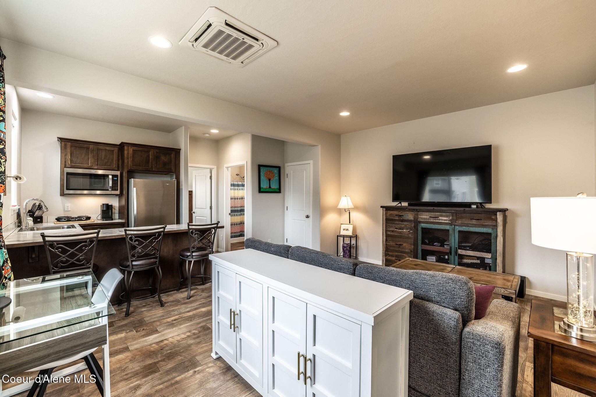 7028 N MADELLAINE DR