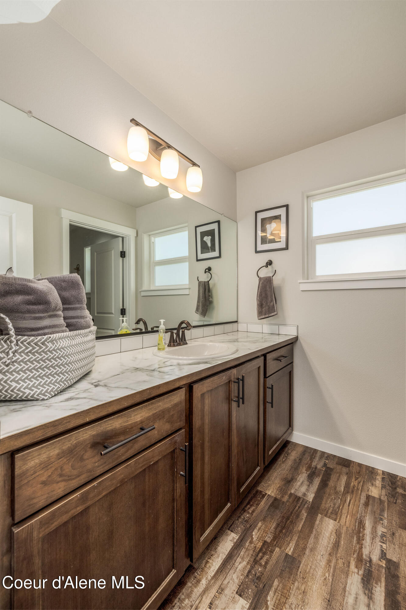 7028 N MADELLAINE DR