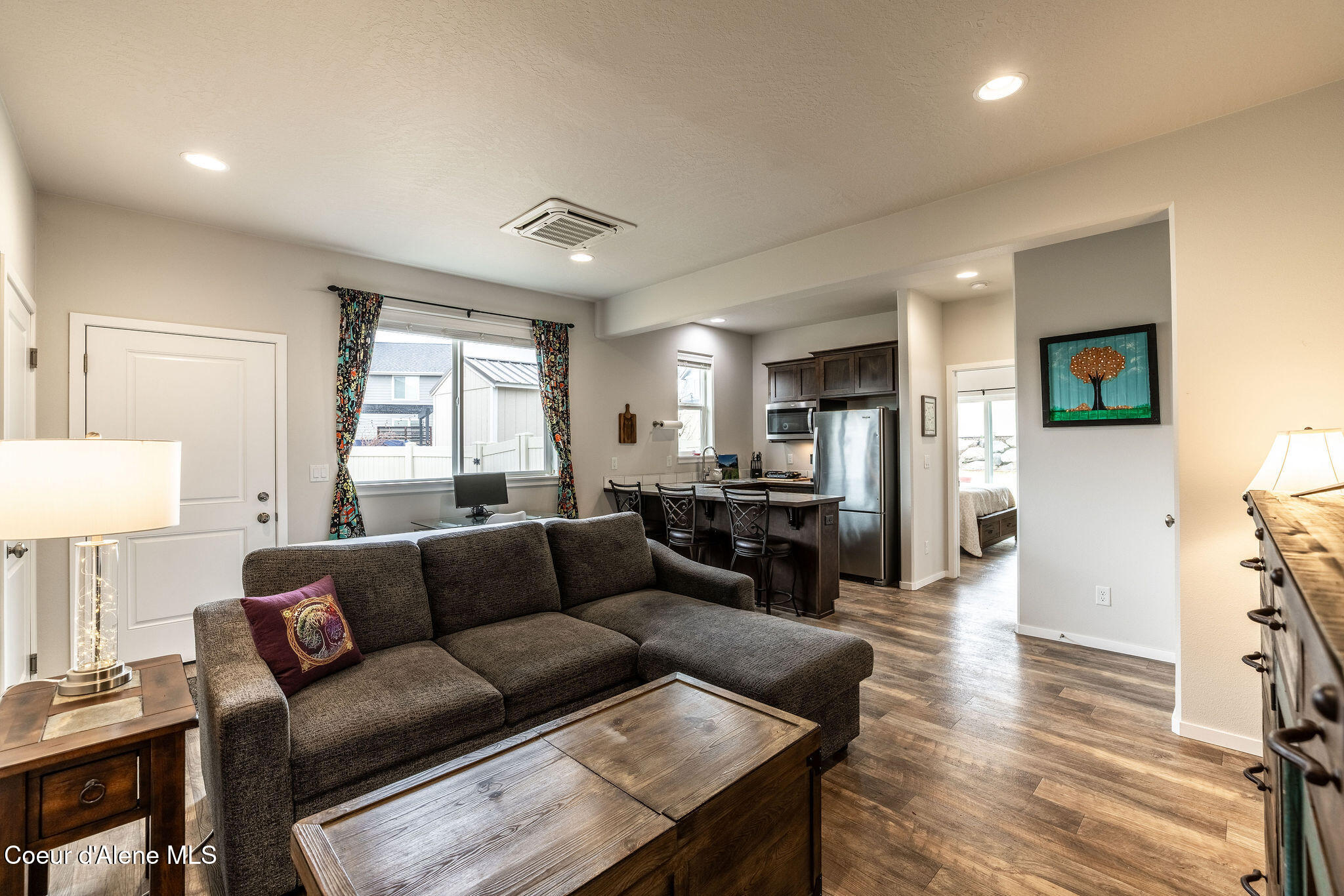 7028 N MADELLAINE DR