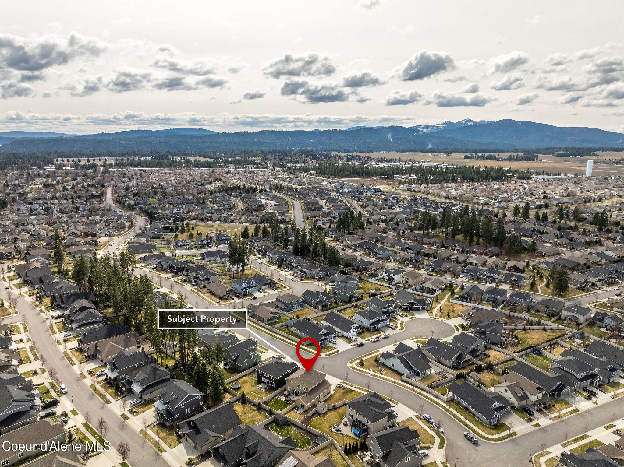 7028 N MADELLAINE DR