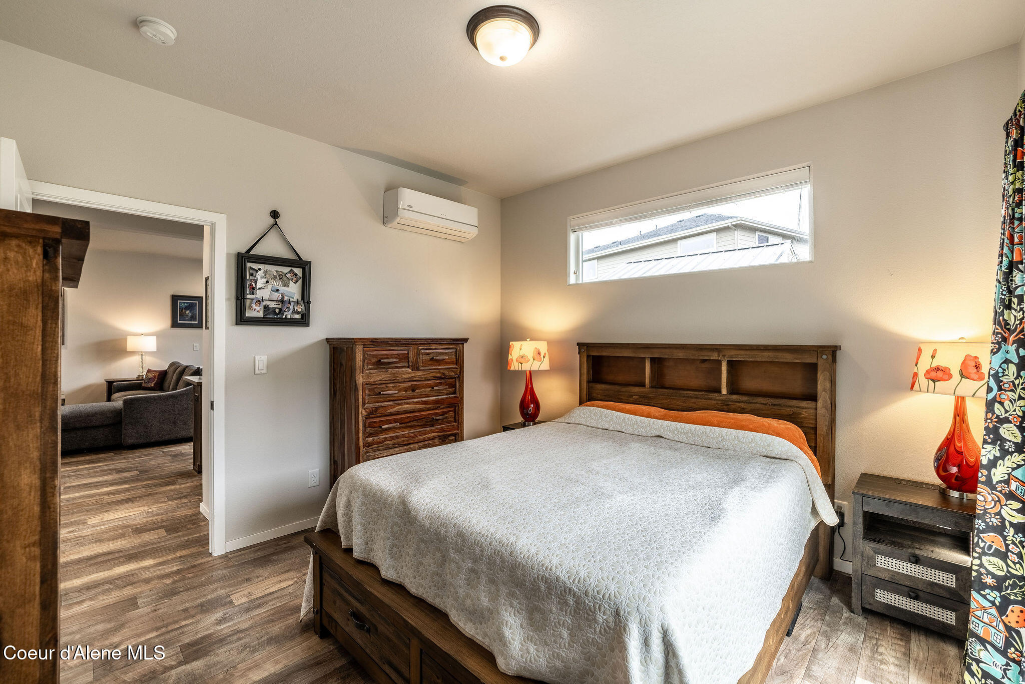 7028 N MADELLAINE DR