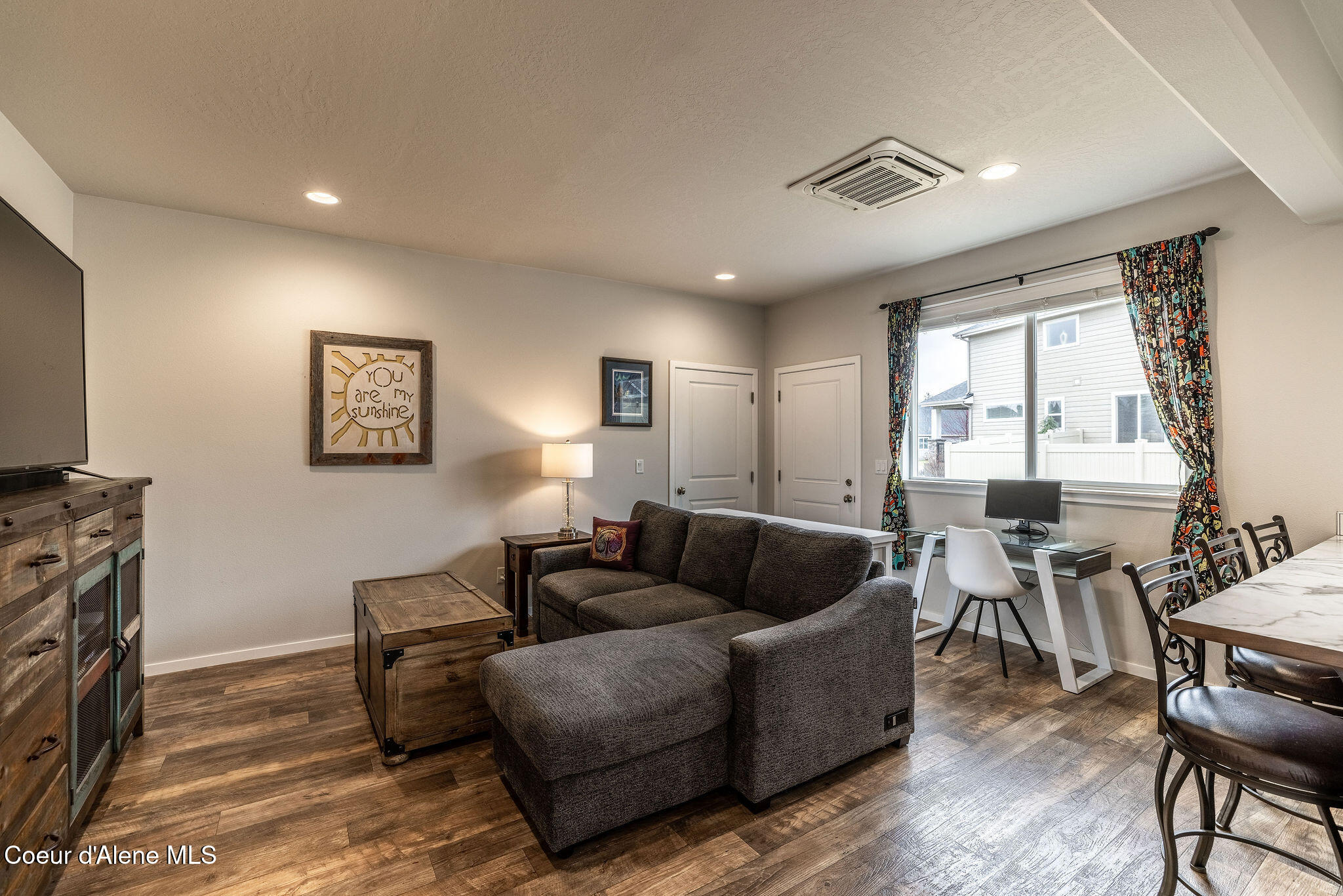 7028 N MADELLAINE DR