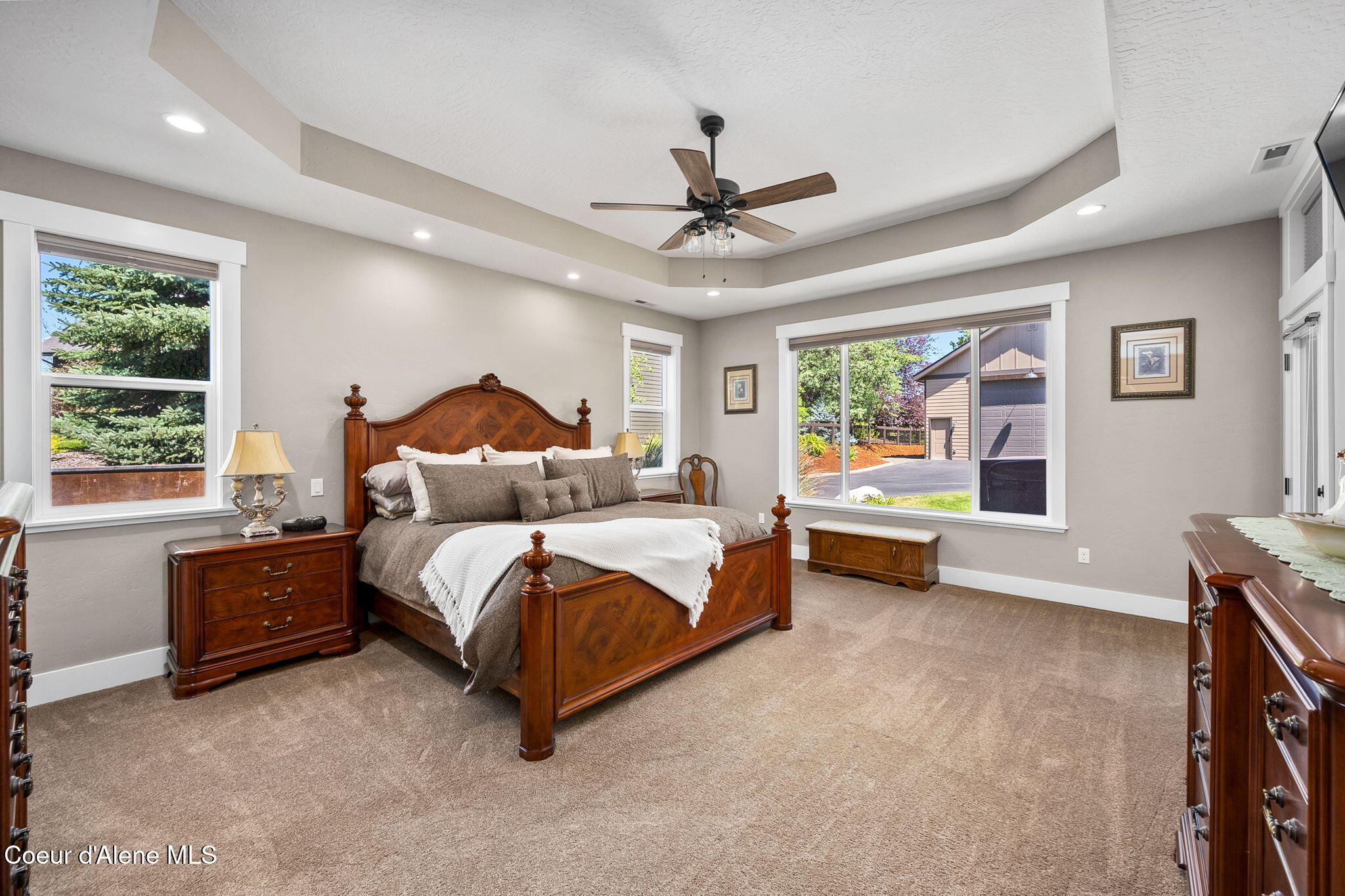 12718 N PEBBLE CREEK DR