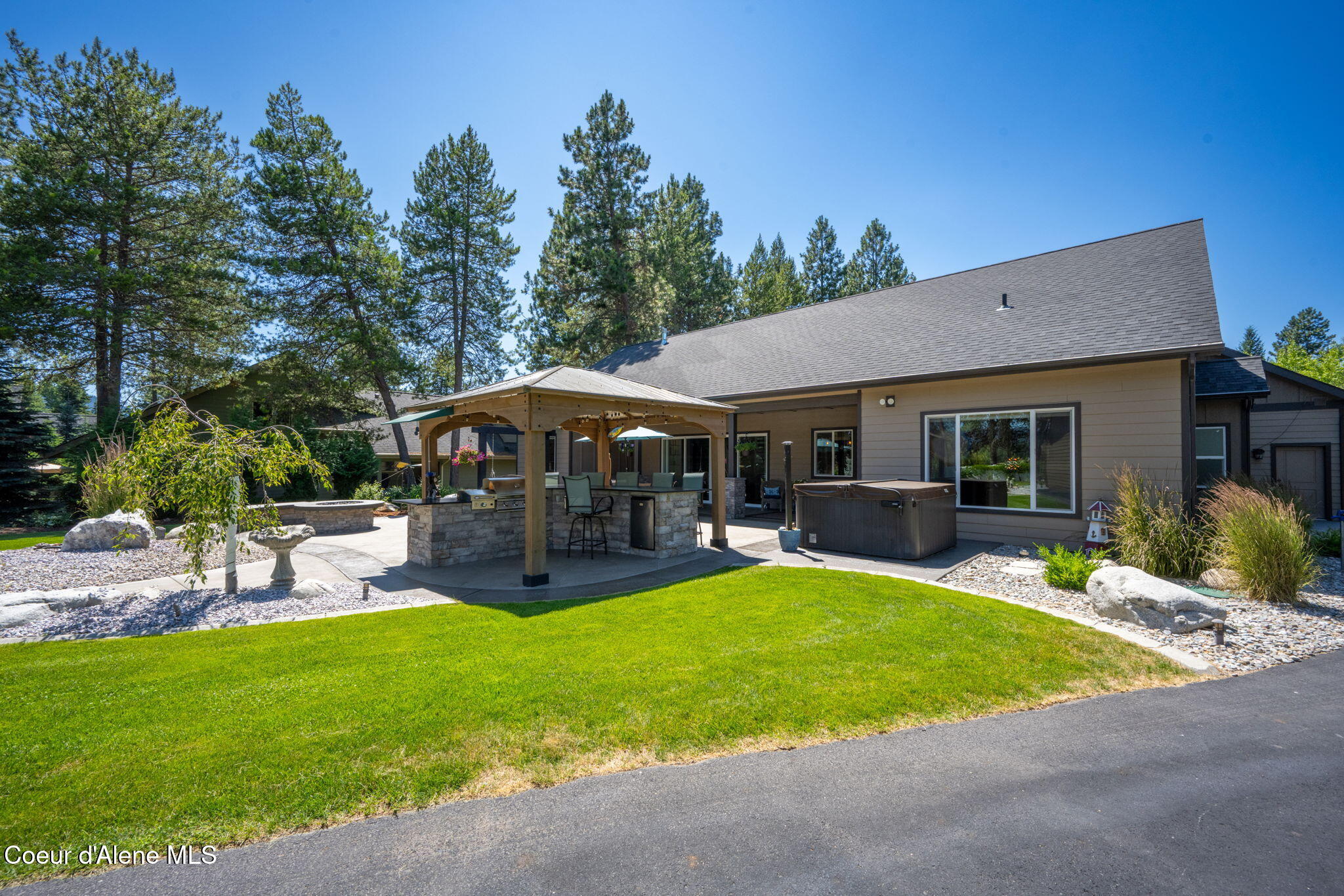 12718 N PEBBLE CREEK DR