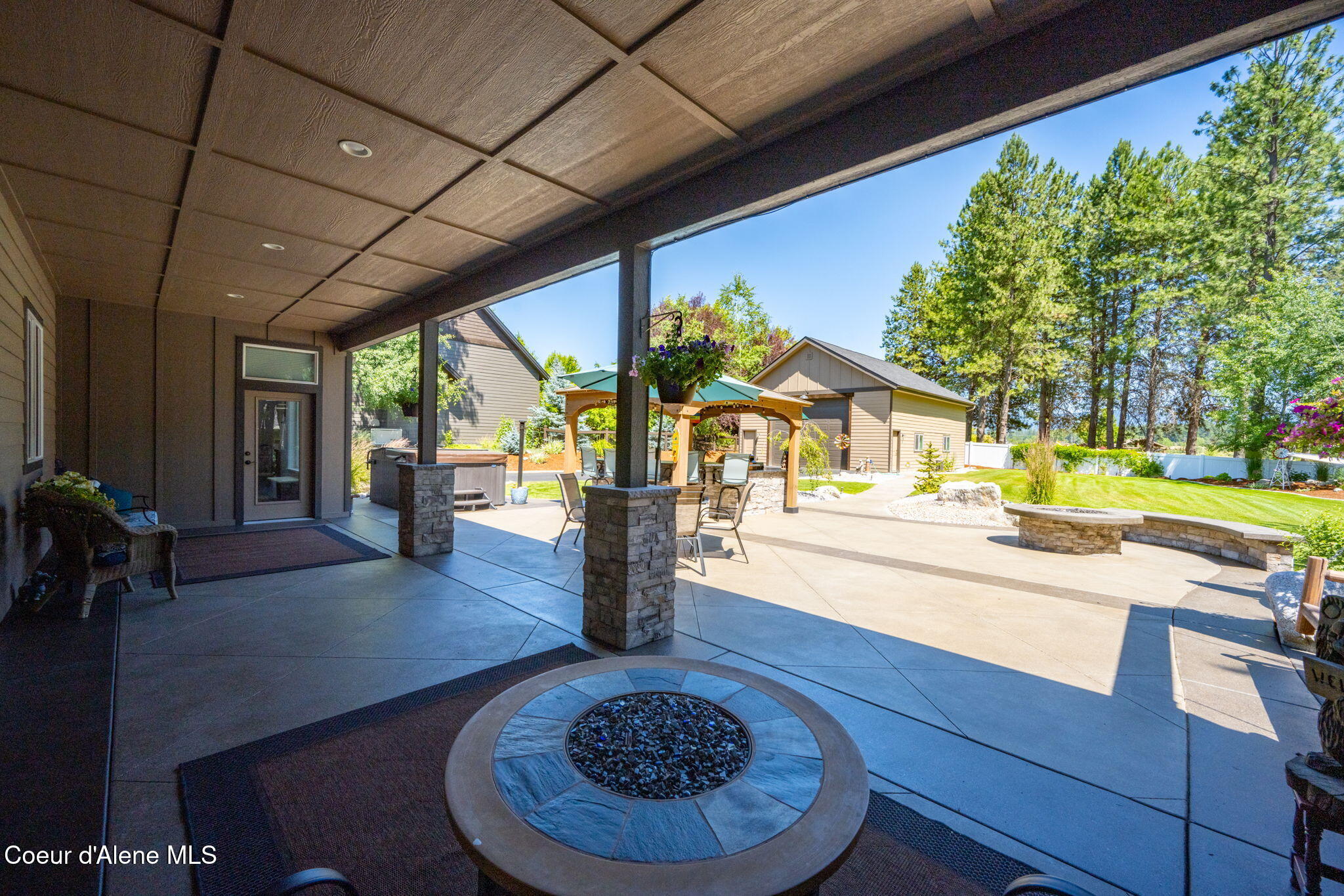 12718 N PEBBLE CREEK DR