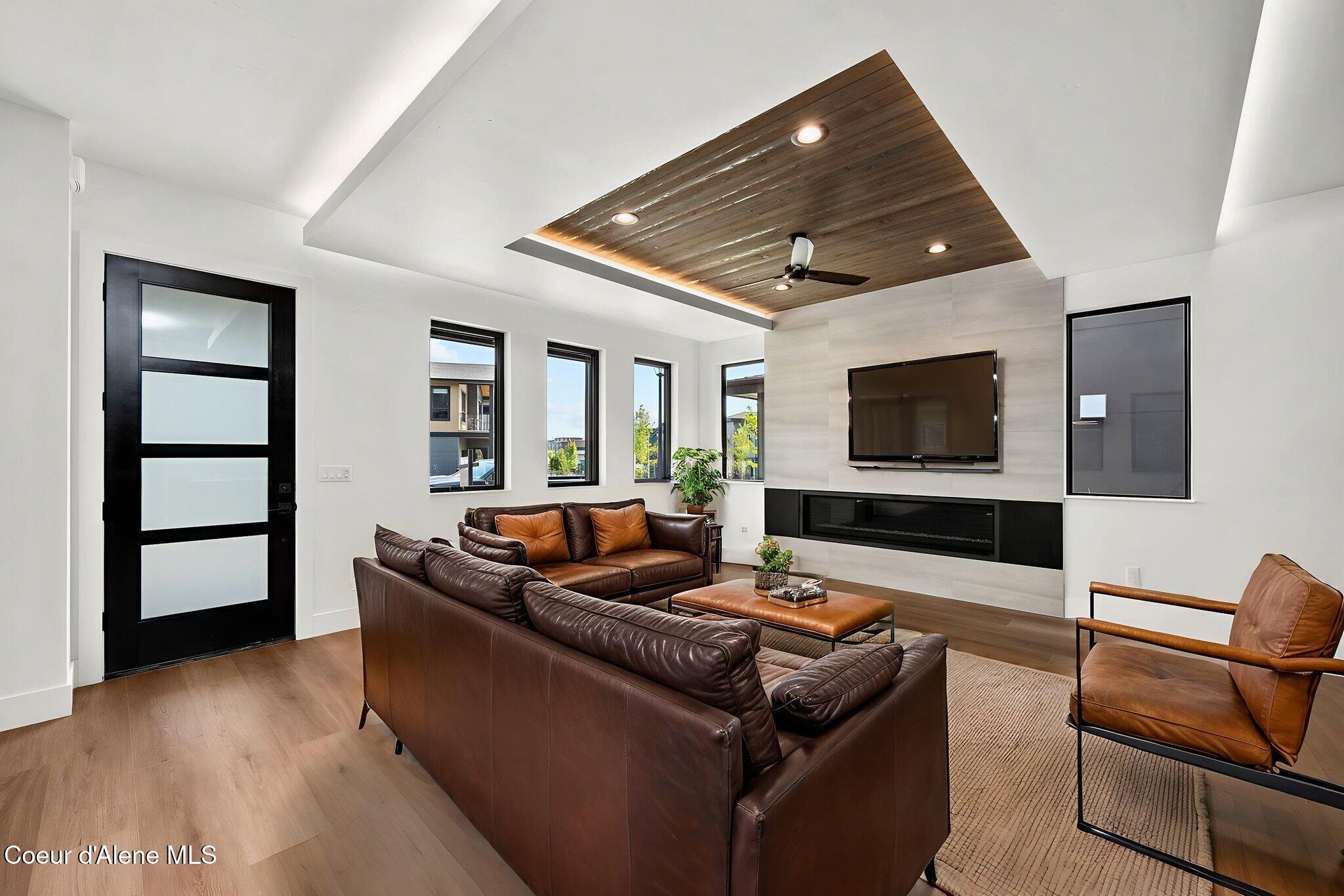 3002 W LUMBER LANE