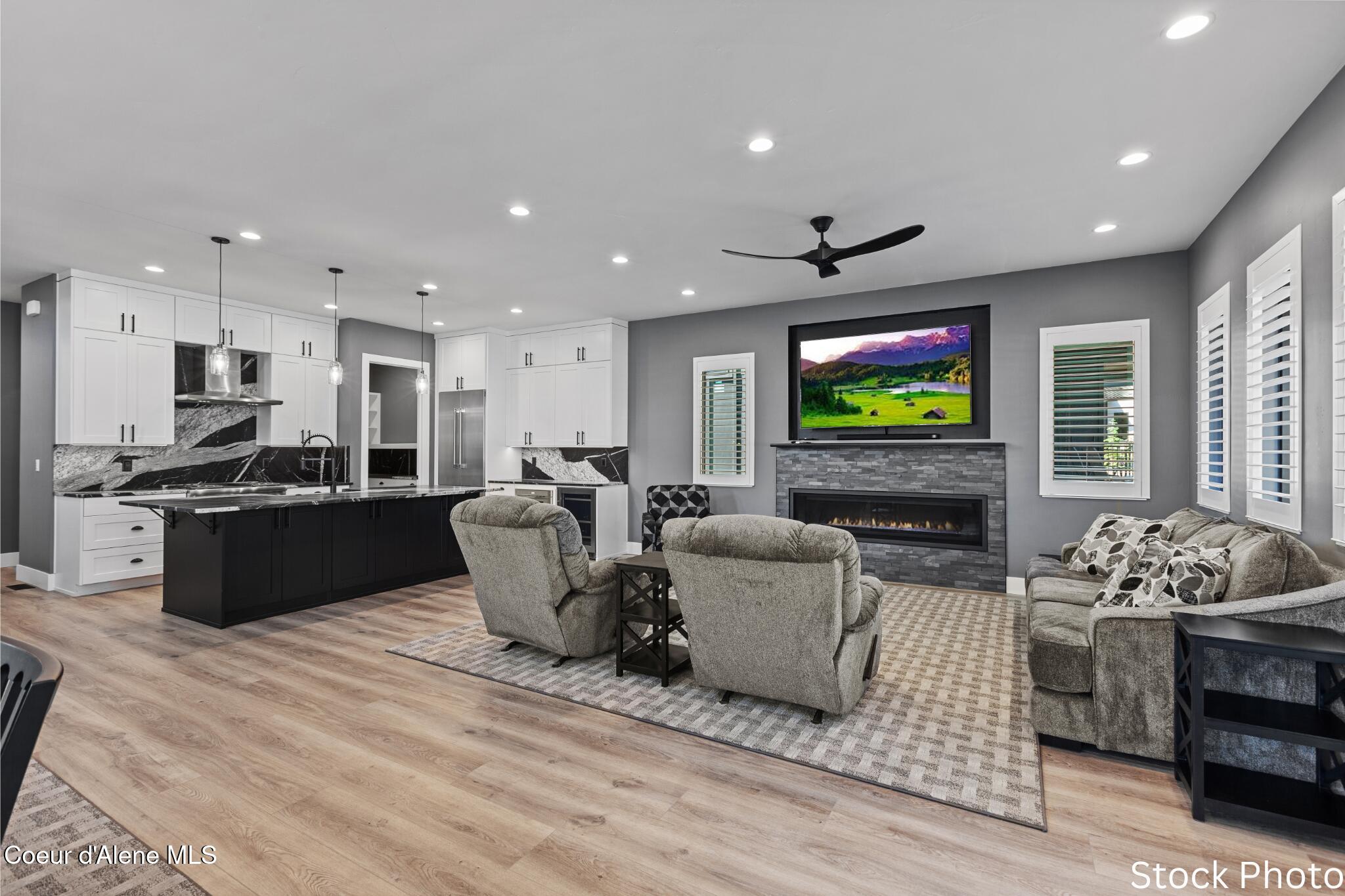 3002 W LUMBER LANE