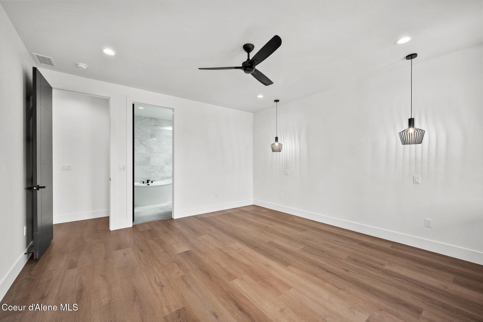 3002 W LUMBER LANE