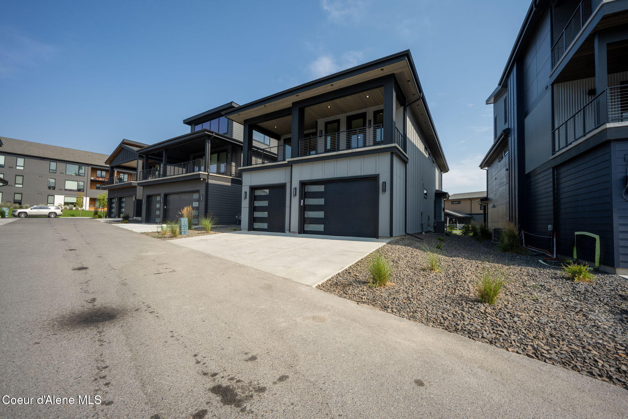 3002 W LUMBER LANE