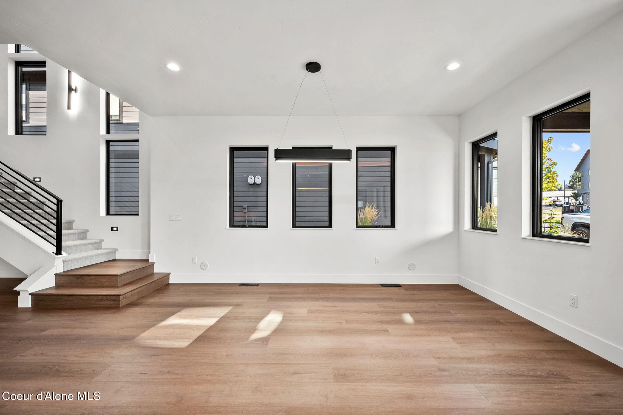 3002 W LUMBER LANE
